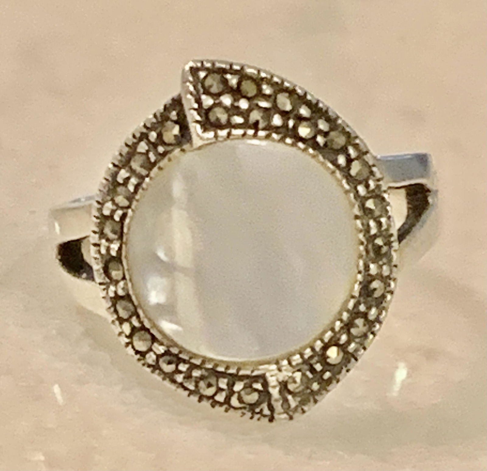 VINTAGE STELRING SILVER MOONSTONE COCKTAIL RING (1 of 4)