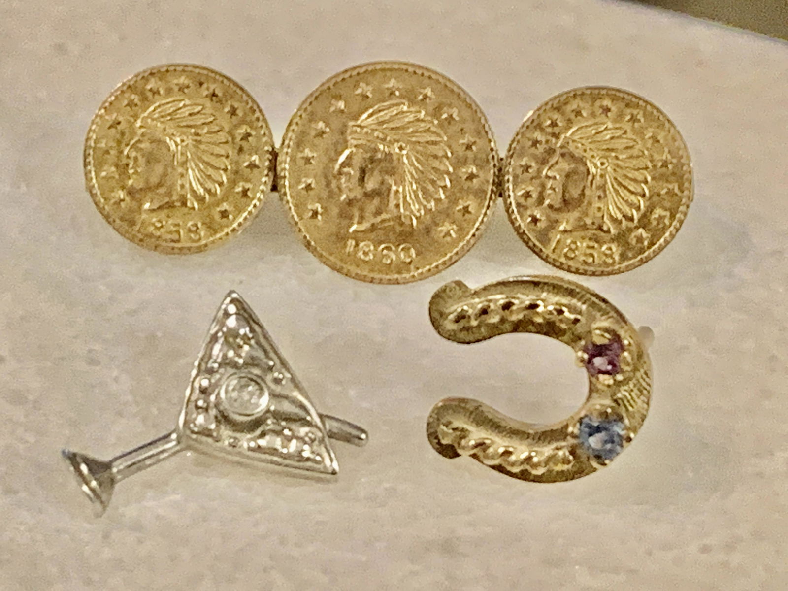 INDIAN HEAD GOLD TOKEN BROOCH & MISC. JEWELRY (1 of 5)