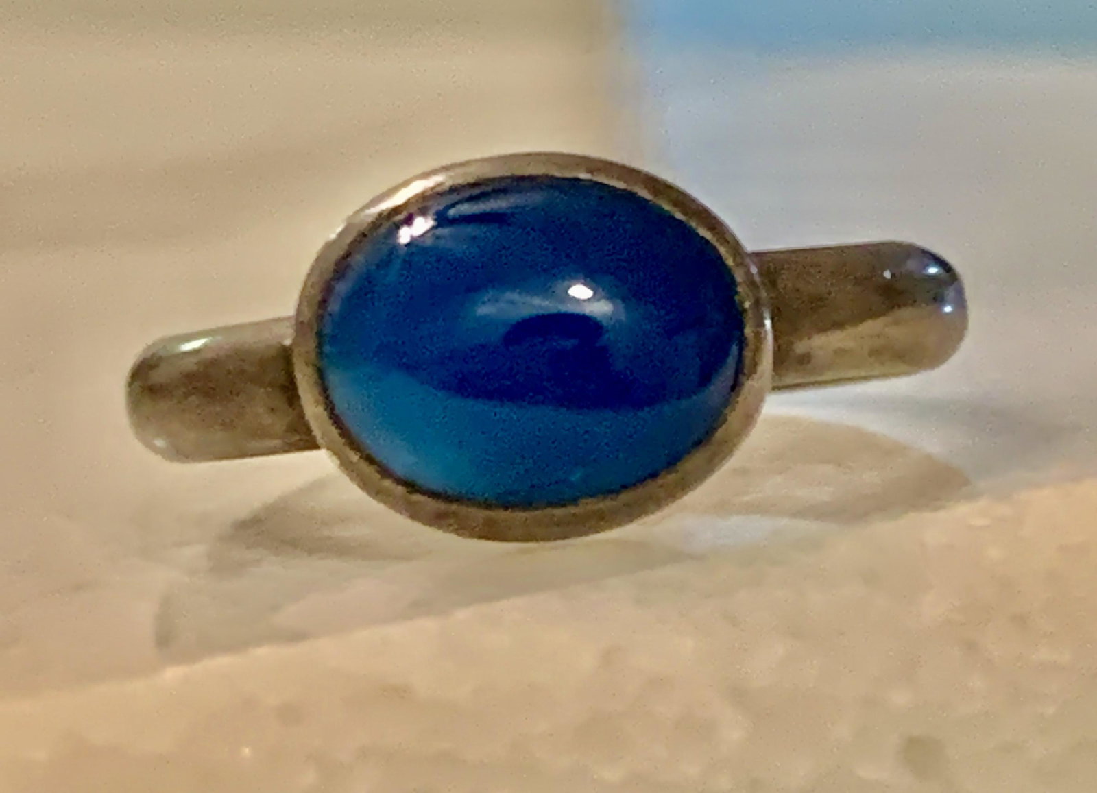VTG. STERLING SILVER BLUE GEMSTONE COCKTAIL RING (1 of 6)