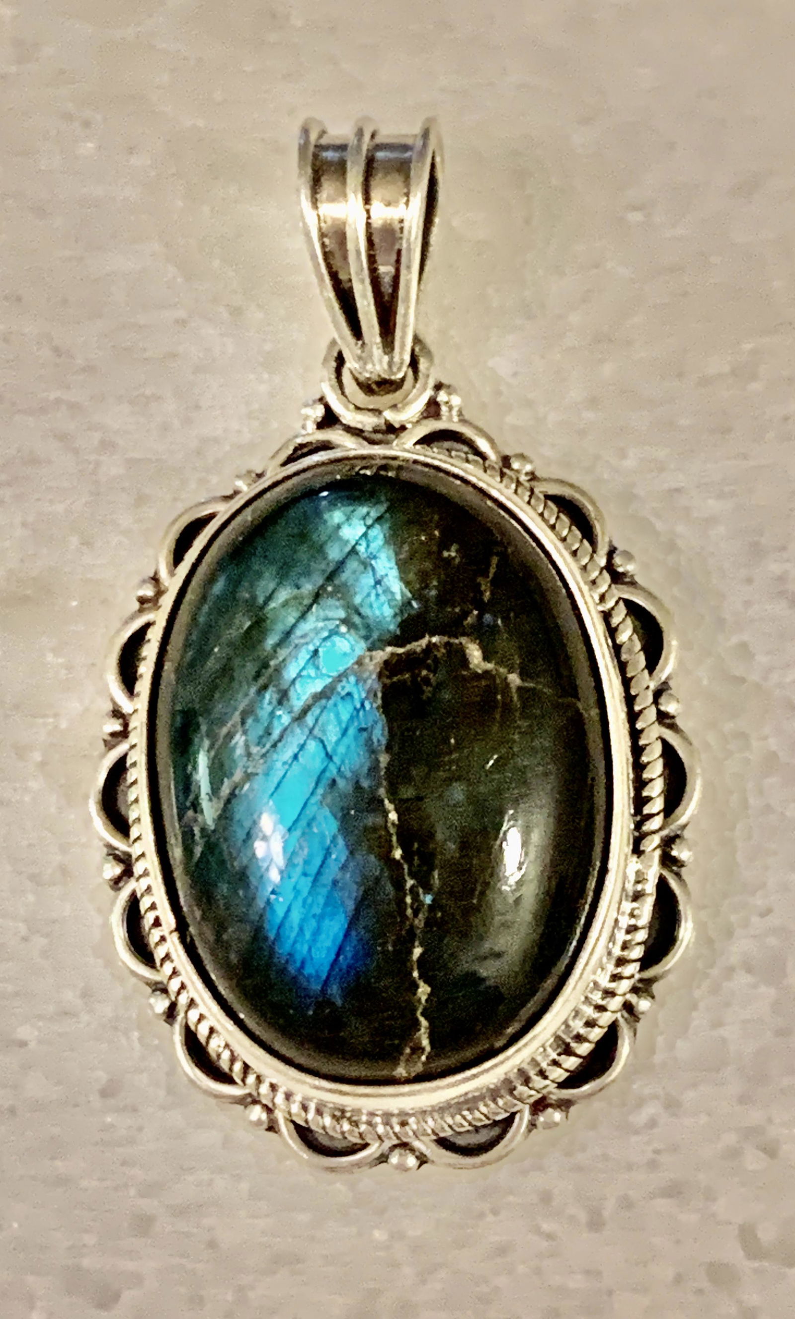 MODERN STERLING SILVER MALACHITE GEMSTONE PENDANT (1 of 4)