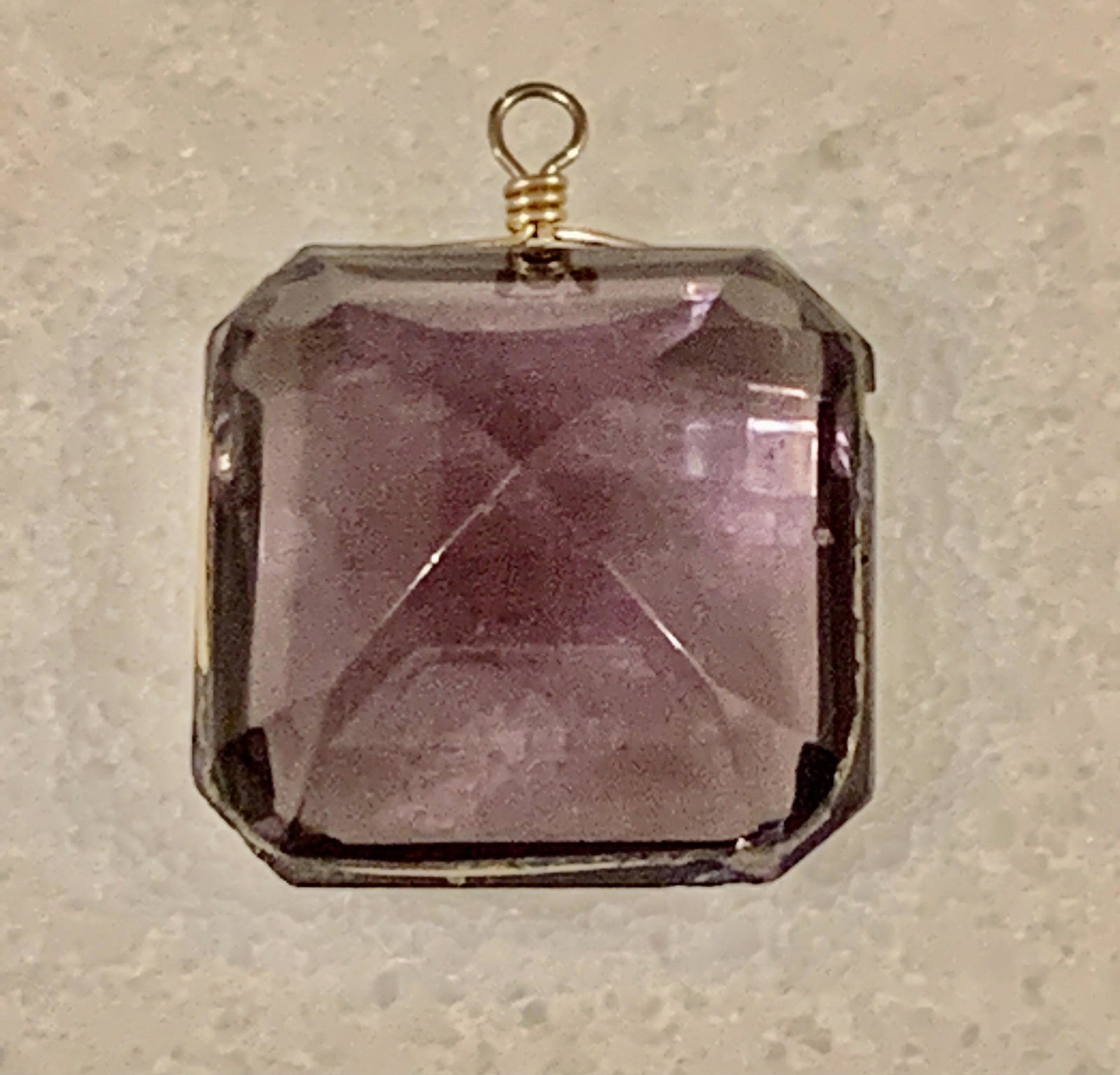 ESTATE GOLD LARGE AMETHYST GEMSTONE COCKTAIL PENDANT (1 of 4)
