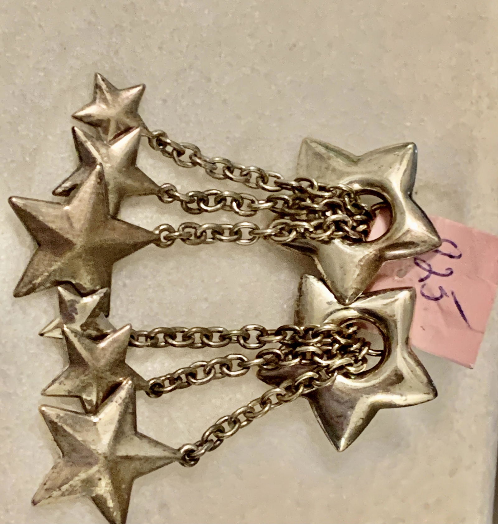 ESTATE STERLING SILVER DANGLING STARS CHANDLIER: ESTATE STERLING SILVER DANGLING STARS CHANDLIER EARRINGS. IN GOOD OVERALL SHAPE AND CONDITION. A GREAT FIND AND AN EXCELLENT ADDITION TO YOUR COLLECTION.