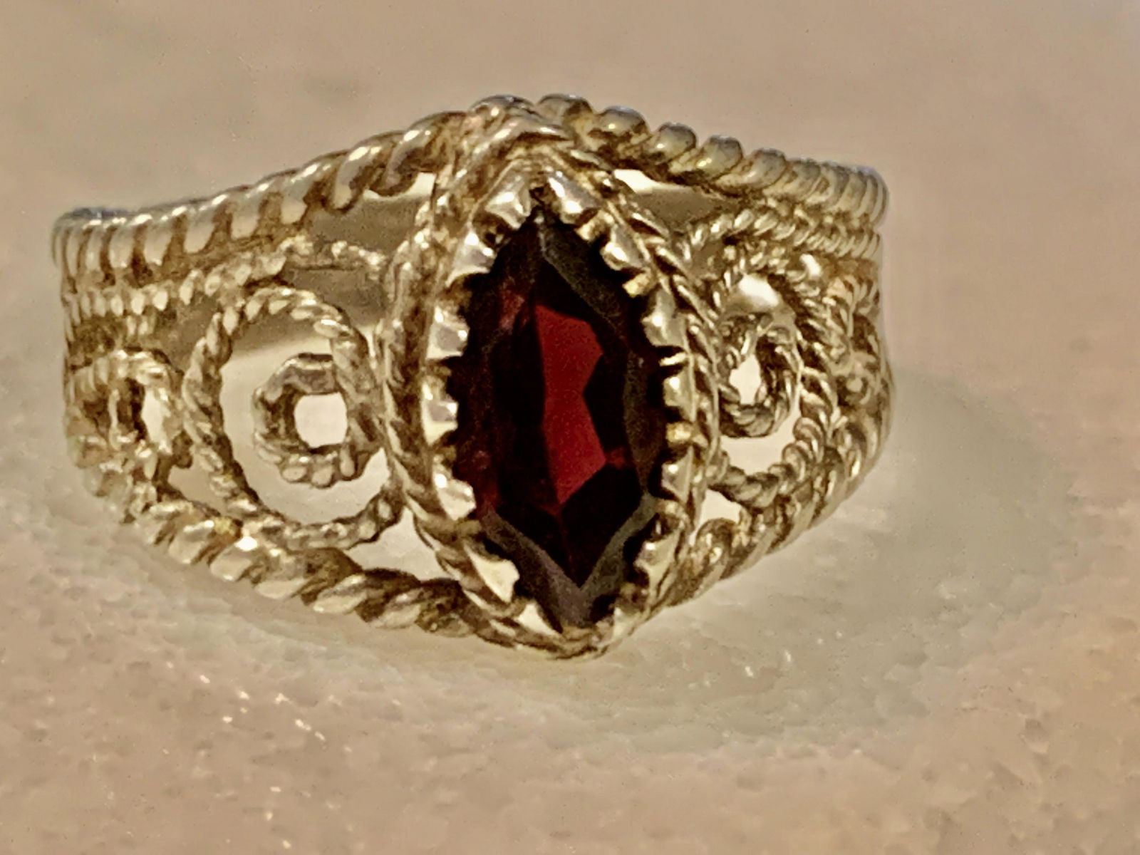STERLING SILVER BLOOD RED RUBY COCKTAIL RING (1 of 4)