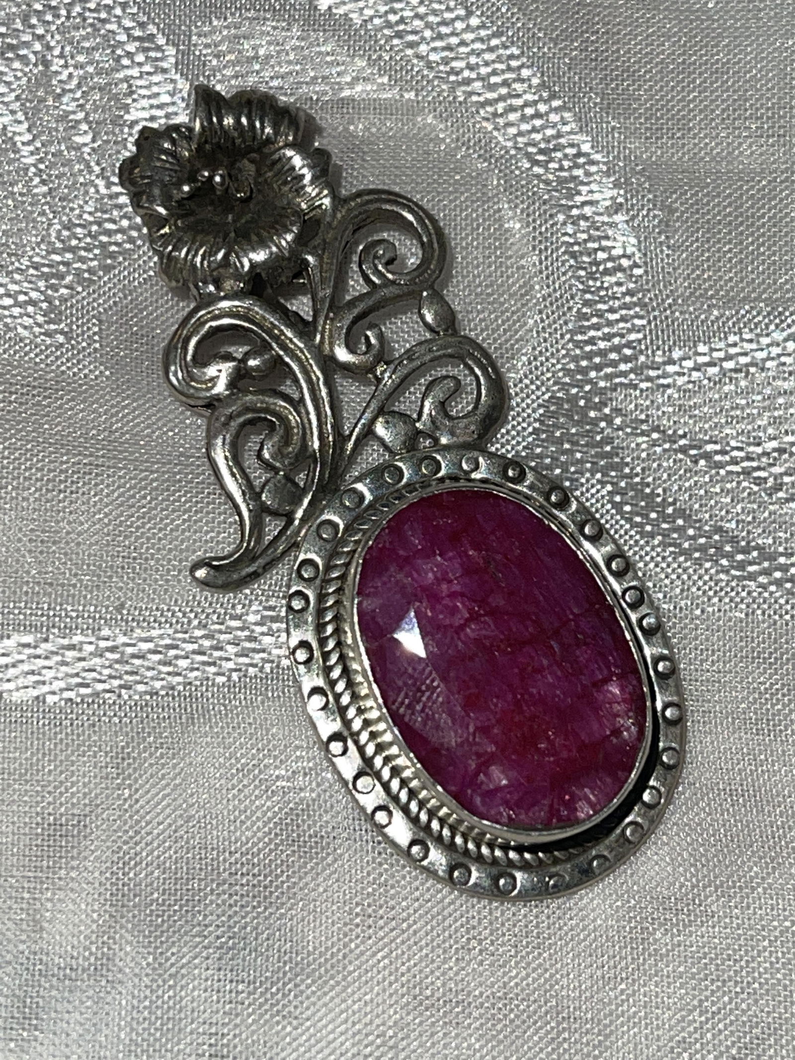 15 CT GENUINE CABOCHON RUBY STERLING PENDANT (1 of 4)