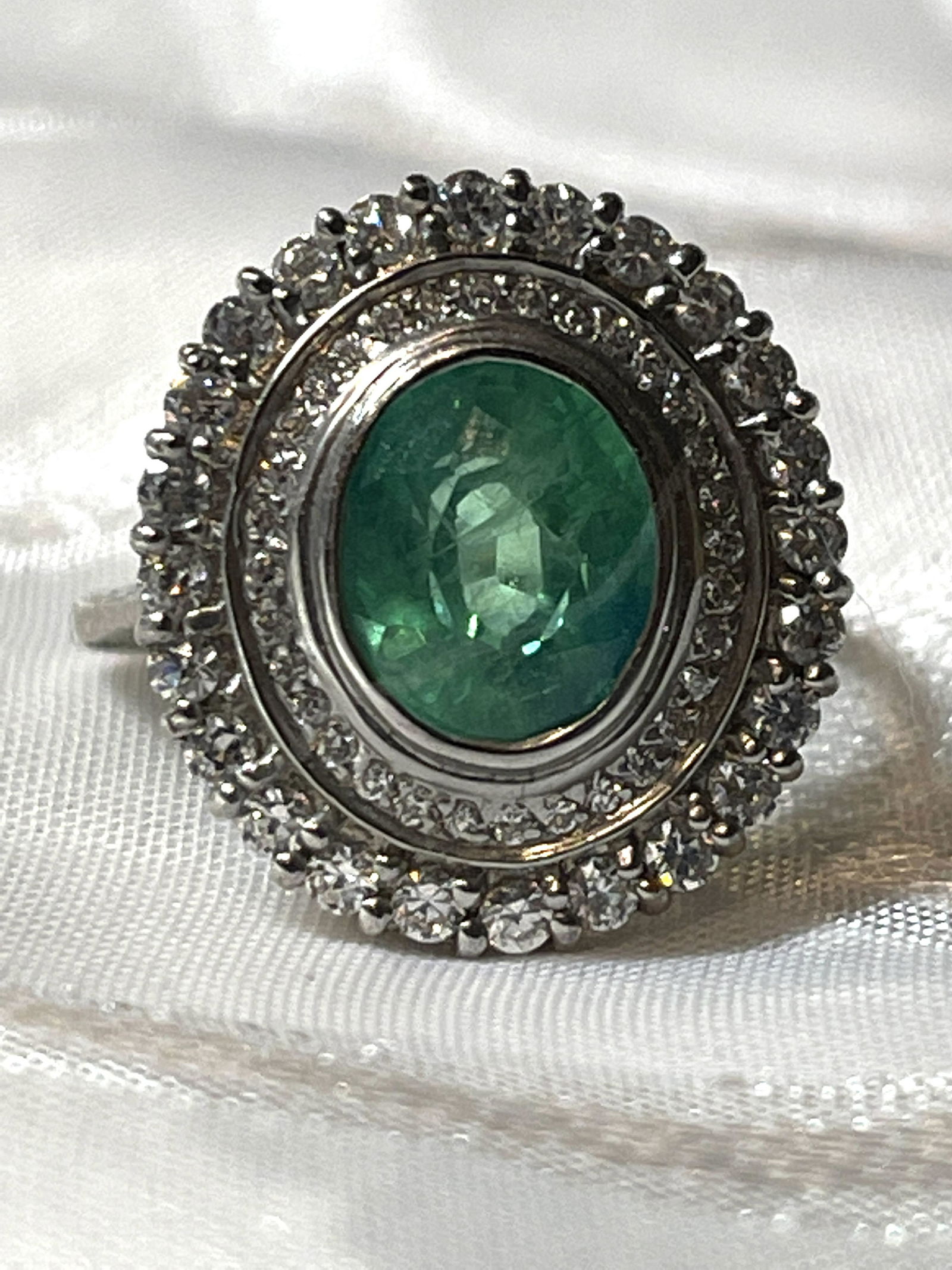 ELEGANT STERLING SILVER 1 CT EMERALD/GEMSTONE RING (1 of 3)