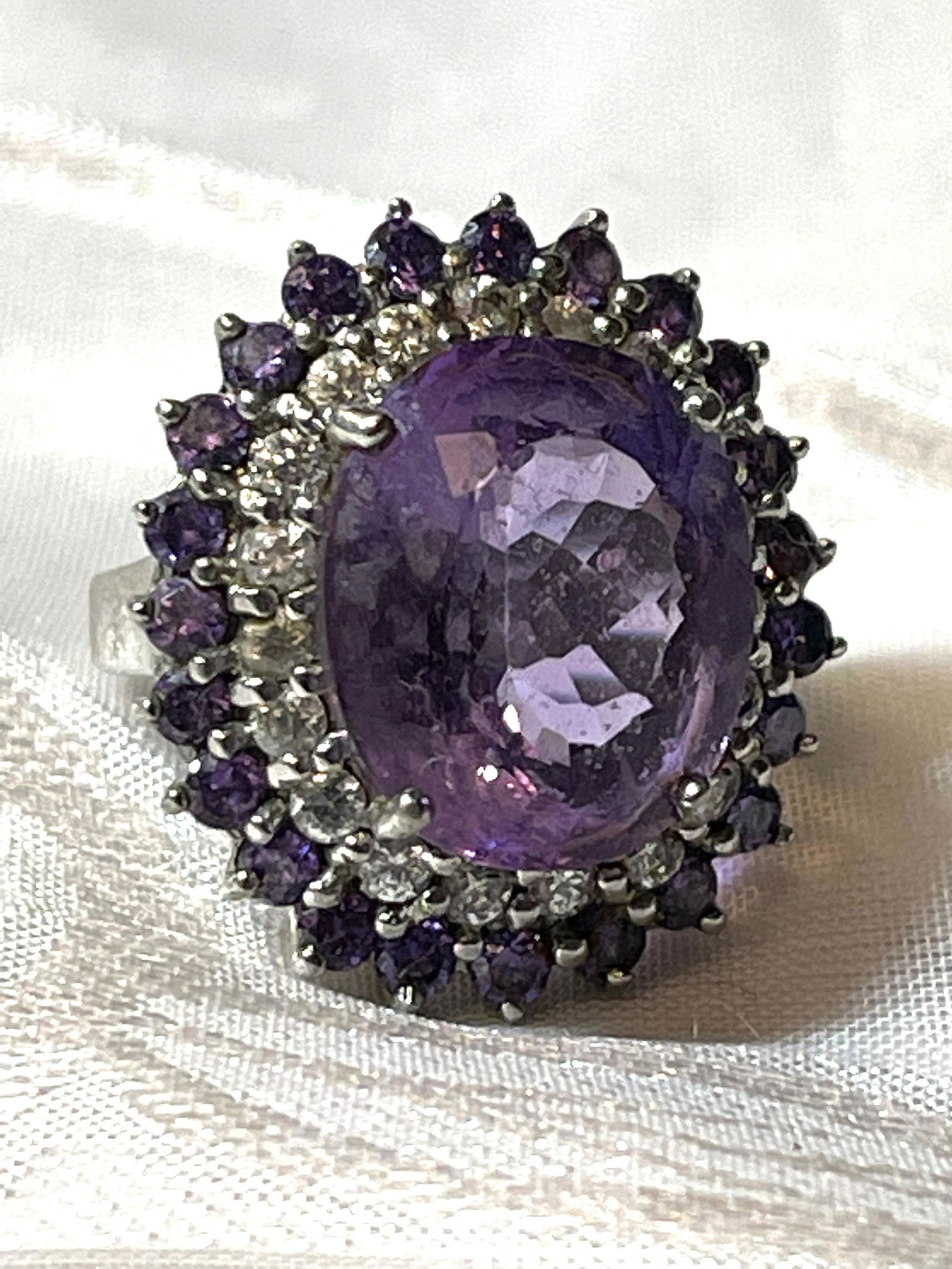 STERLING SILVER 6 TCW AMETHYST/WHITE GEMSTONE RING (1 of 3)