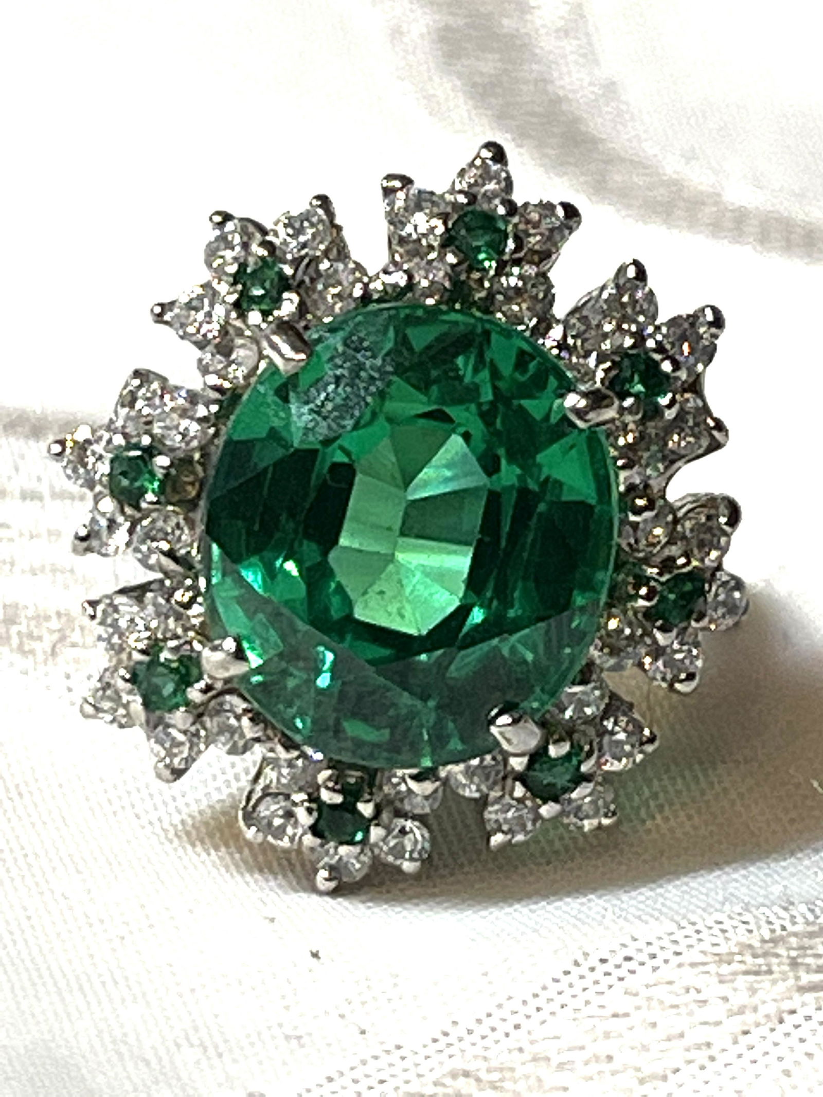 STERLING SILVER 4 TCW EMERALDS COCKTAIL RING (1 of 4)