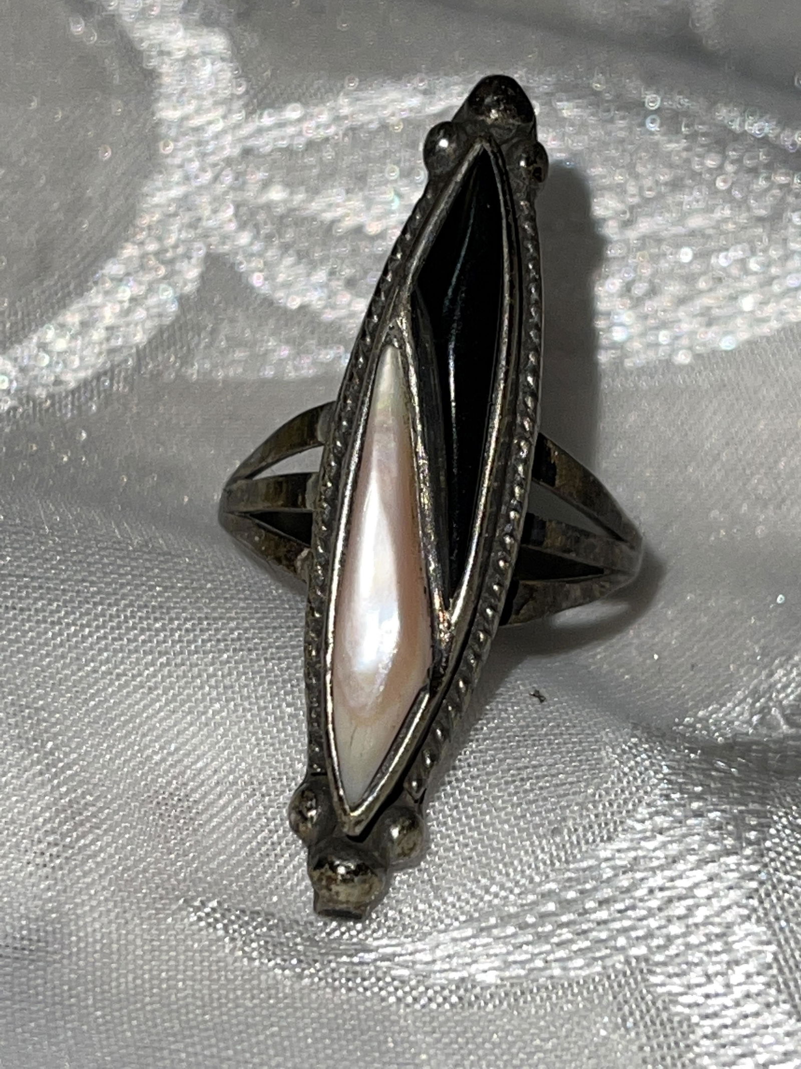 STERLING SILVER ONYX & PEARL COCKTAIL RING (1 of 3)