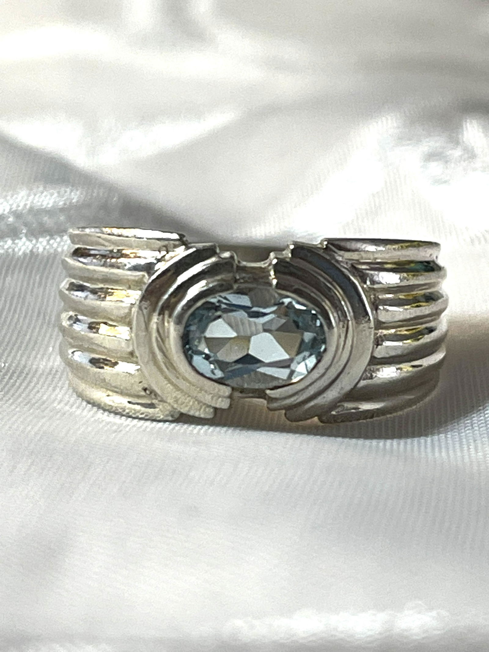 STERLING SILVER 0.50 CT BLUE TOPAZ COCKTAIL RING (1 of 2)