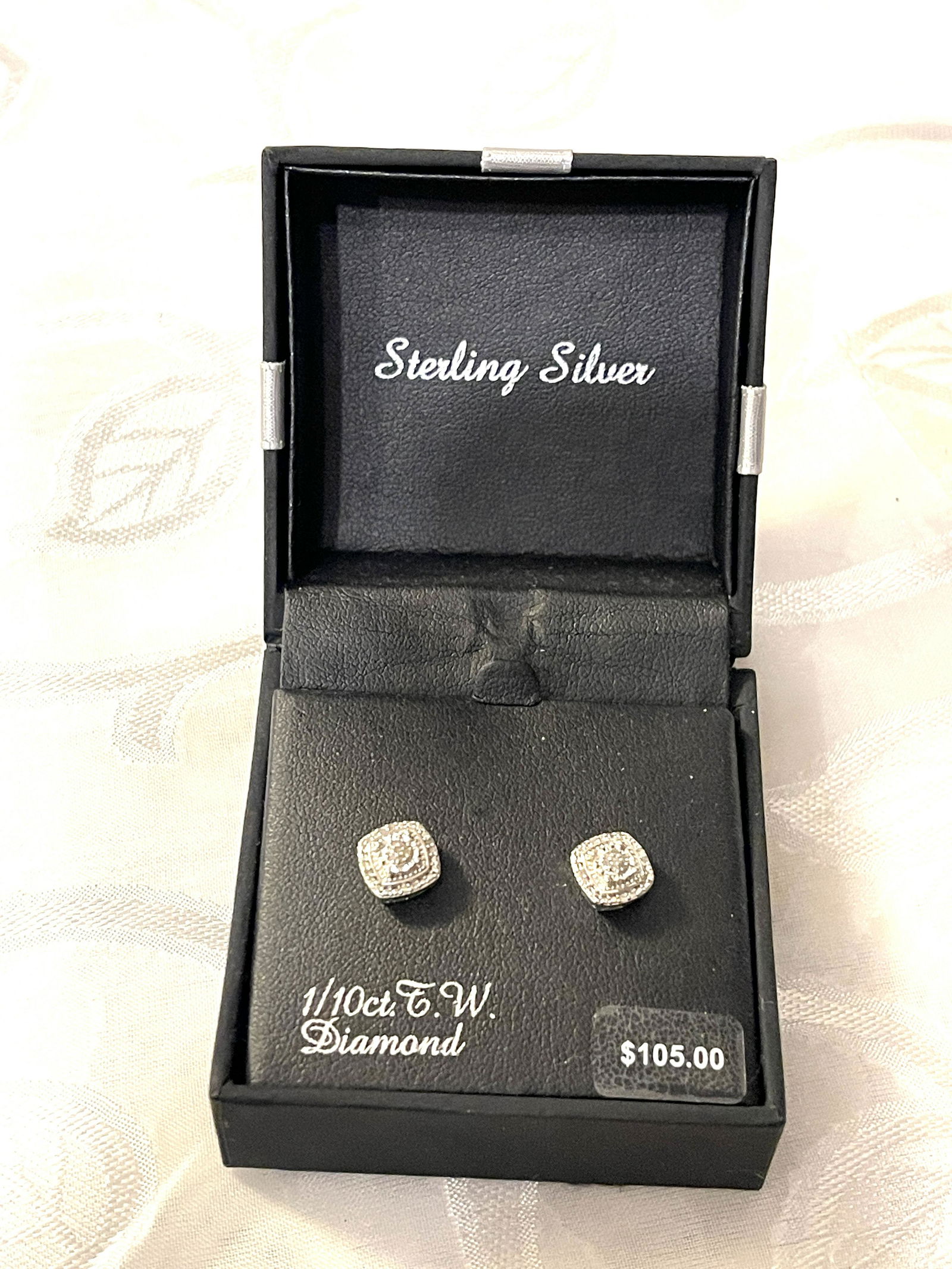 NIB STERLING SILVER 1/10 TCW DIAMONDS STUDS EARRINGS (1 of 3)