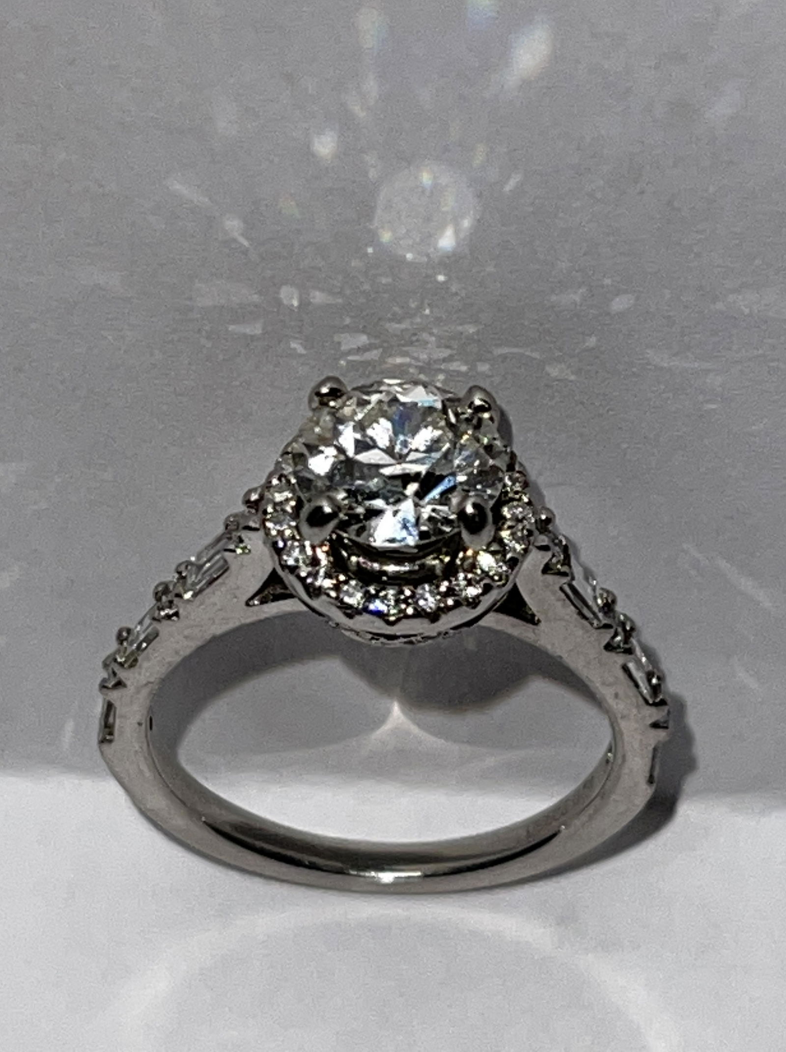 1.25 CT ROUND VS1,G SOLITAIRE DIAMOND PLATINUM RING (1 of 8)