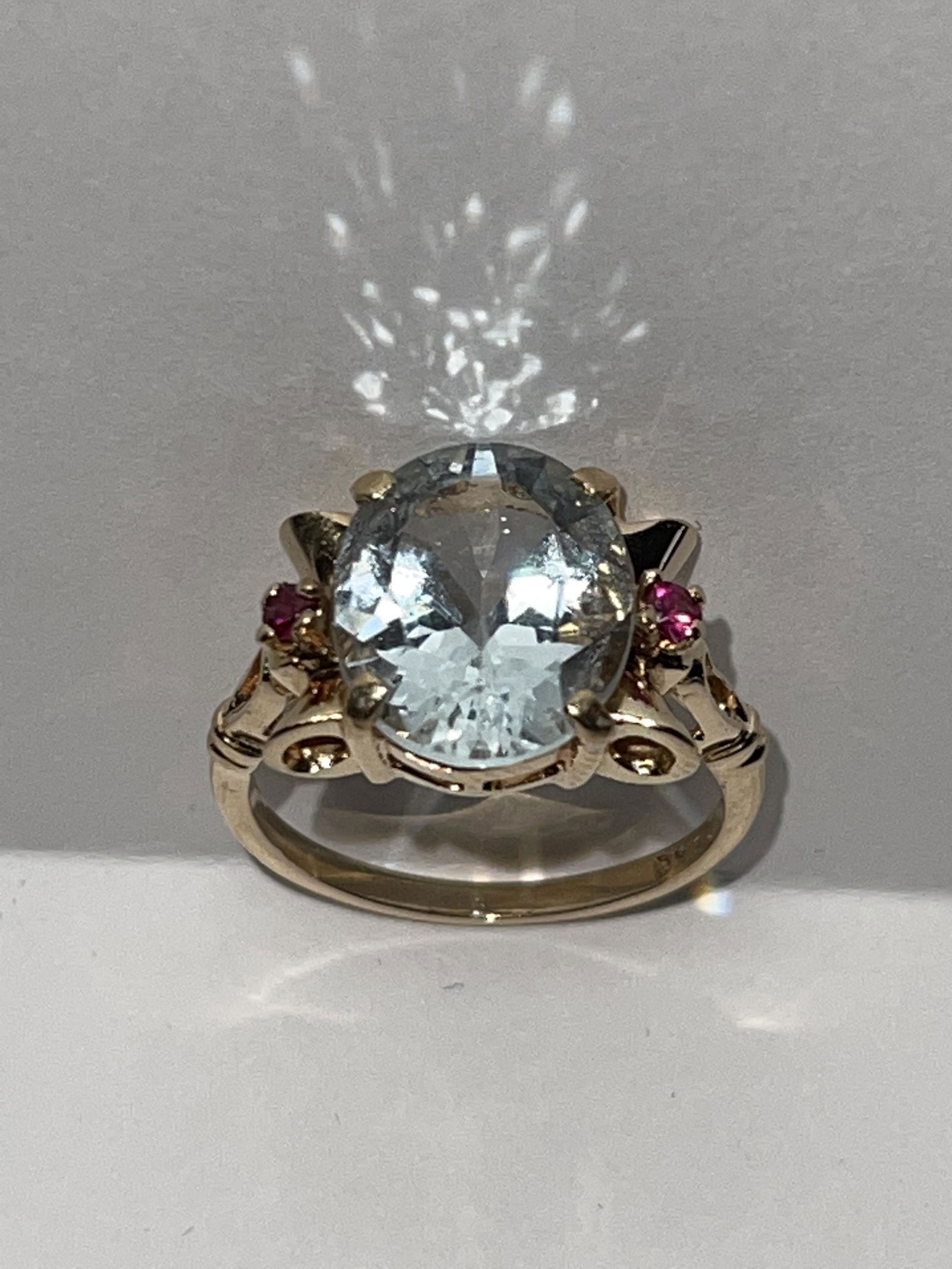ELEGANT 14K GOLD 4 CT AQUAMARINE COCKTAIL RING (1 of 4)