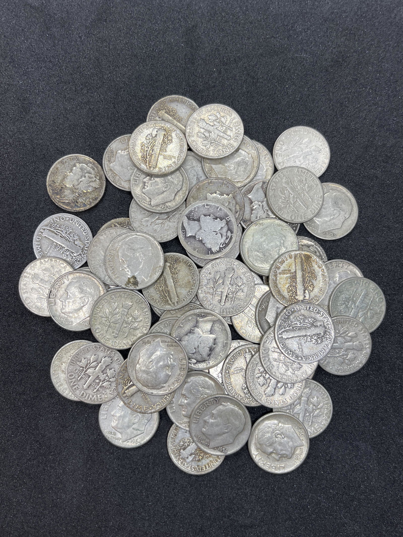 HOARDER LOT OF (63) ROOSEVELT & LIBERTY SILVER DIMES (1 of 3)