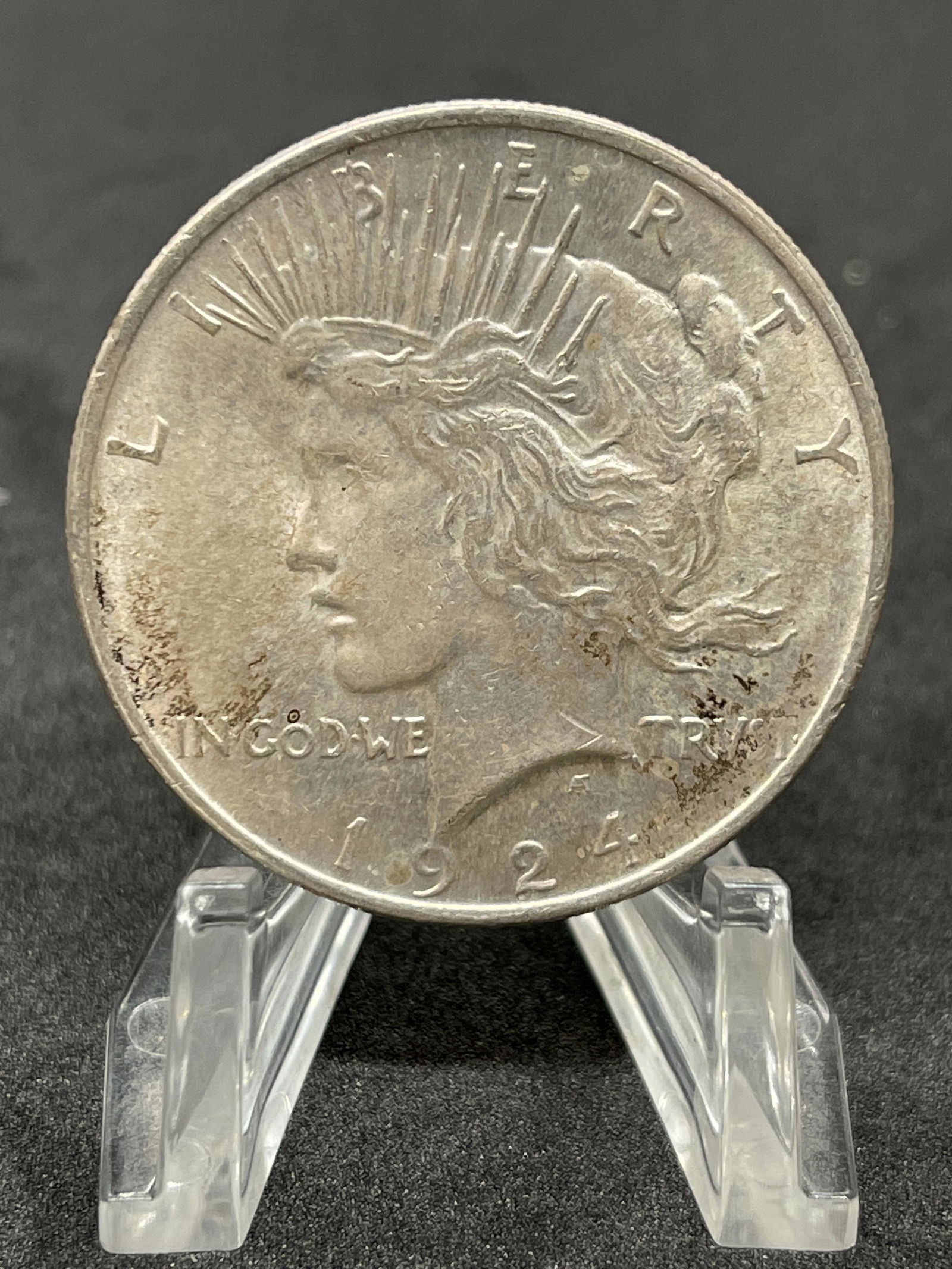 1924 U.S. SILVER PEACE DOLLAR (1 of 2)