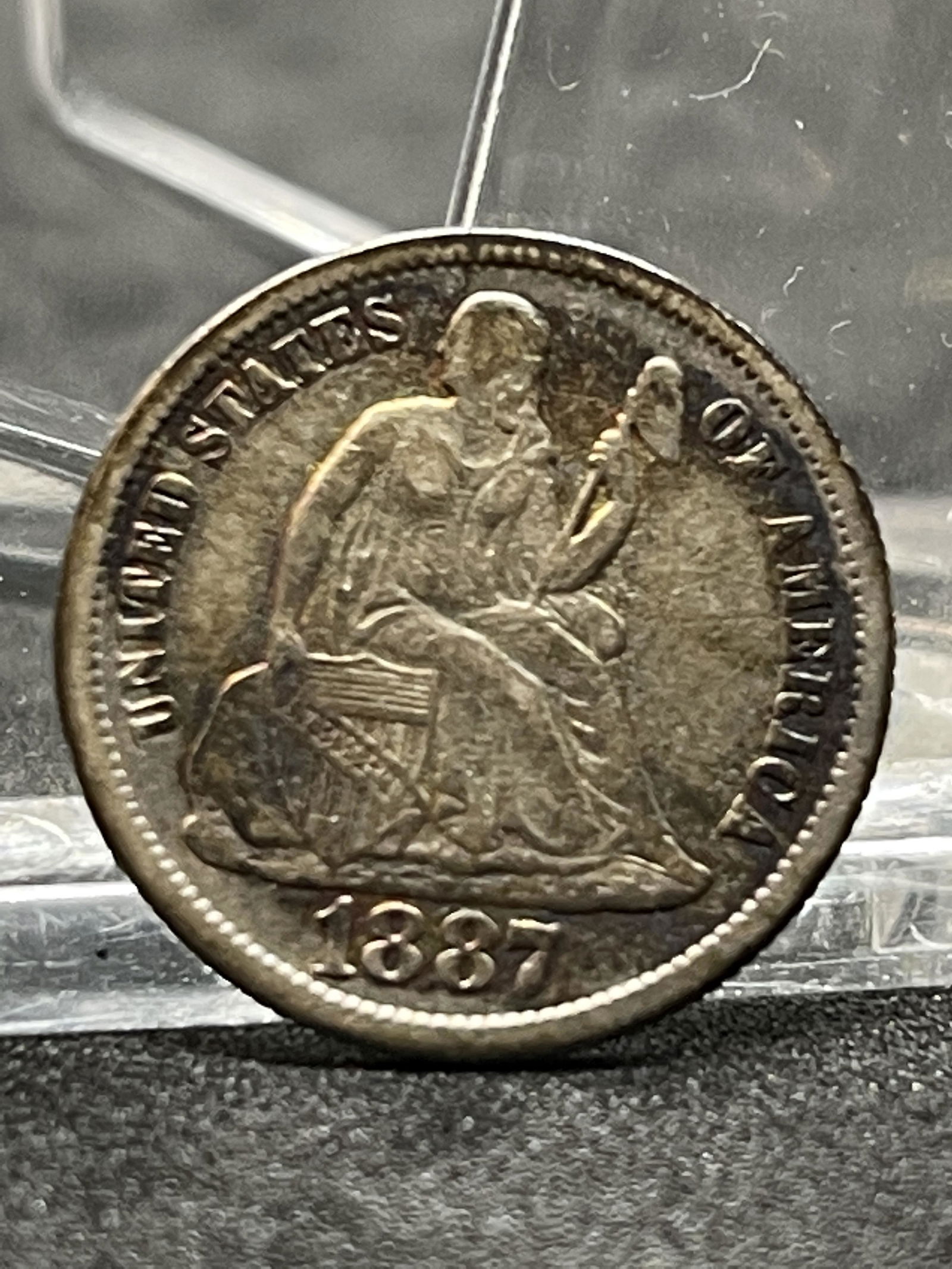 1887 SEATED LIBERTY SILVER ONE DIME (1 of 2)