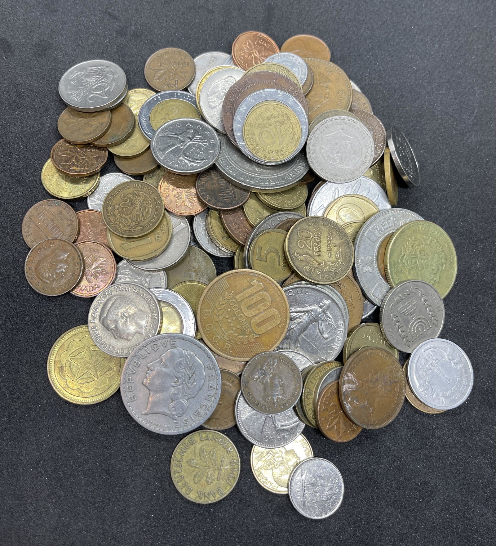 OLD COLLECTION LOT OF FOREIGN COINS CURRENCY (1 of 3)