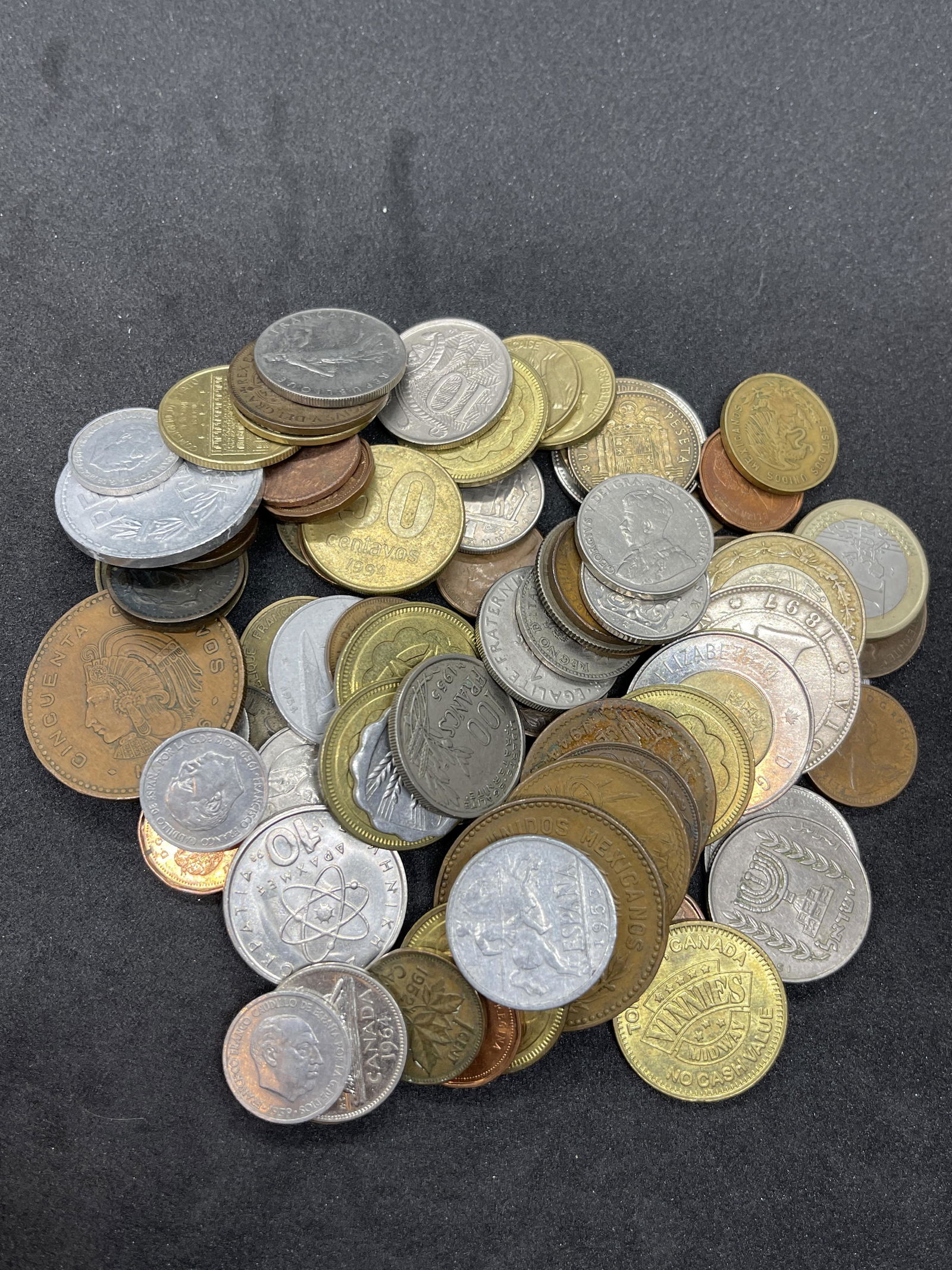 OLD COLLECTION LOT OF FOREIGN COINS CURRENCY (1 of 3)