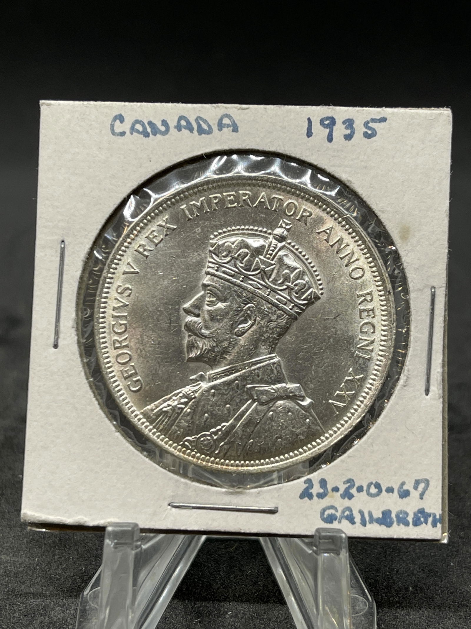 1935 CANADIAN SILVER DOLLAR - MINT (1 of 2)