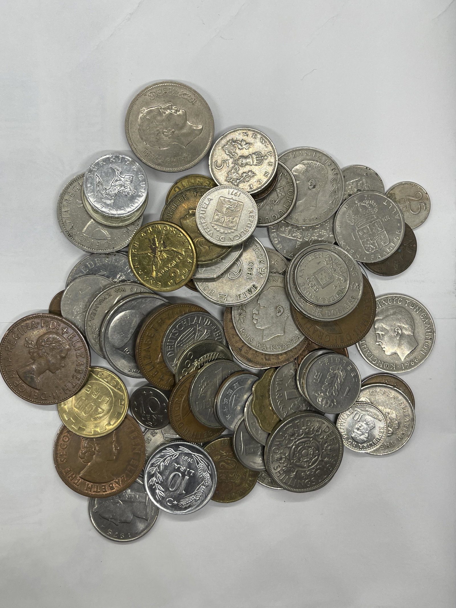 ANTIQUE COLLECTION LOT OF OLD FOREIGN COINS: ANTIQUE COLLECTION LOT OF OLD FOREIGN COINS. YOU ARE BIDDING ON THE ENTIRE LOT - ALL FOR ONE MONEY!
