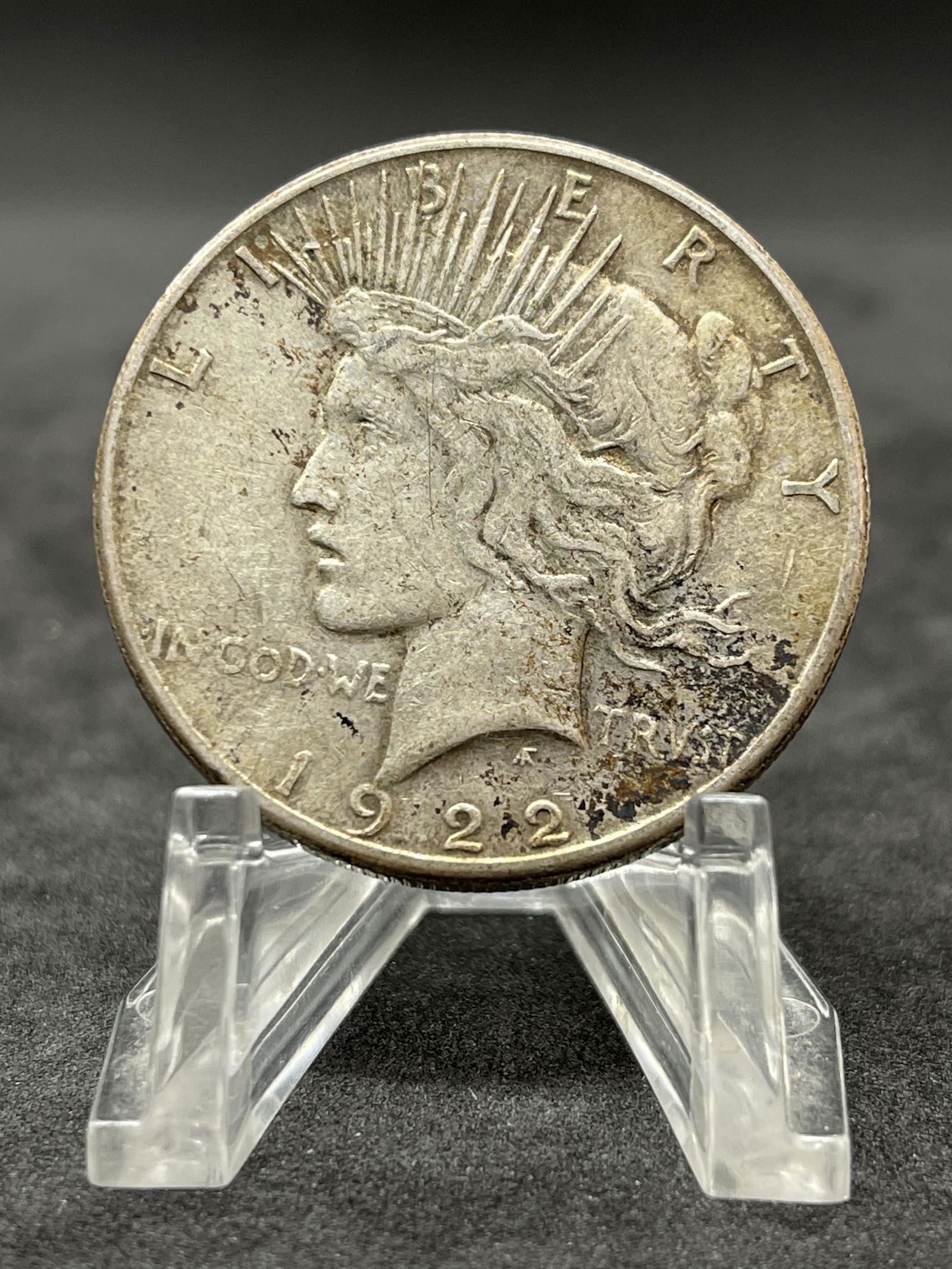1922-S U.S. SILVER PEACE DOLLAR (1 of 2)