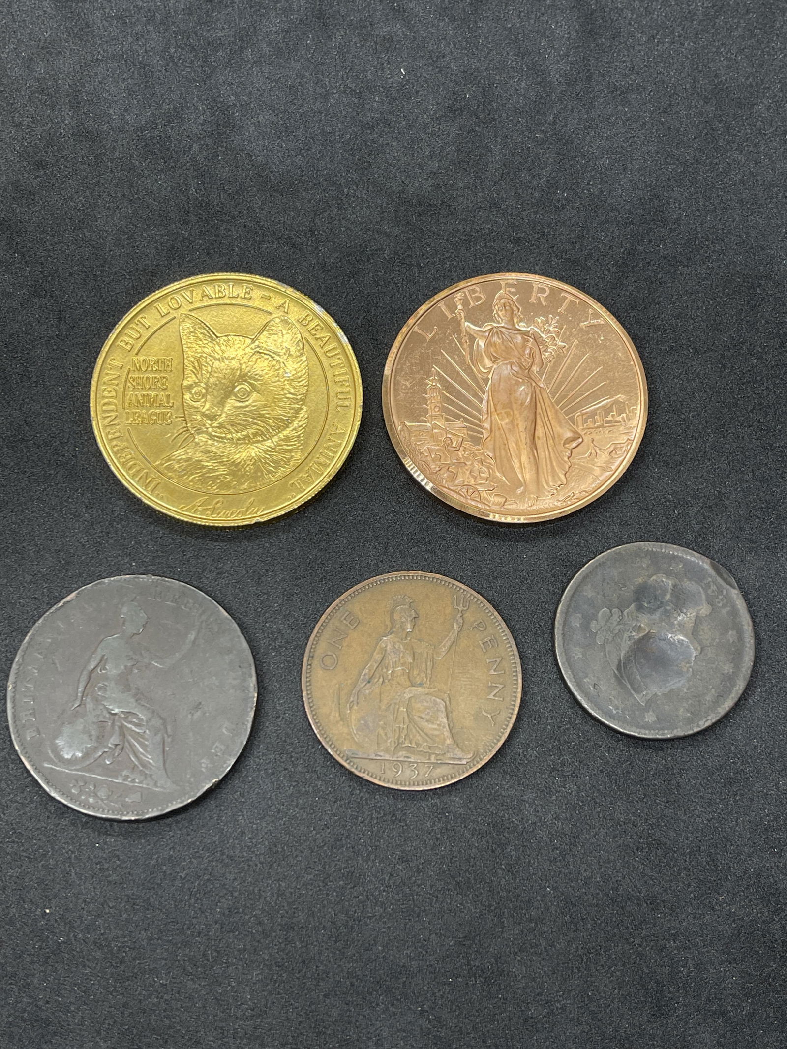 ANTIQUE COLLECTION LOT OF US & FOREIGN COINS (1 of 2)