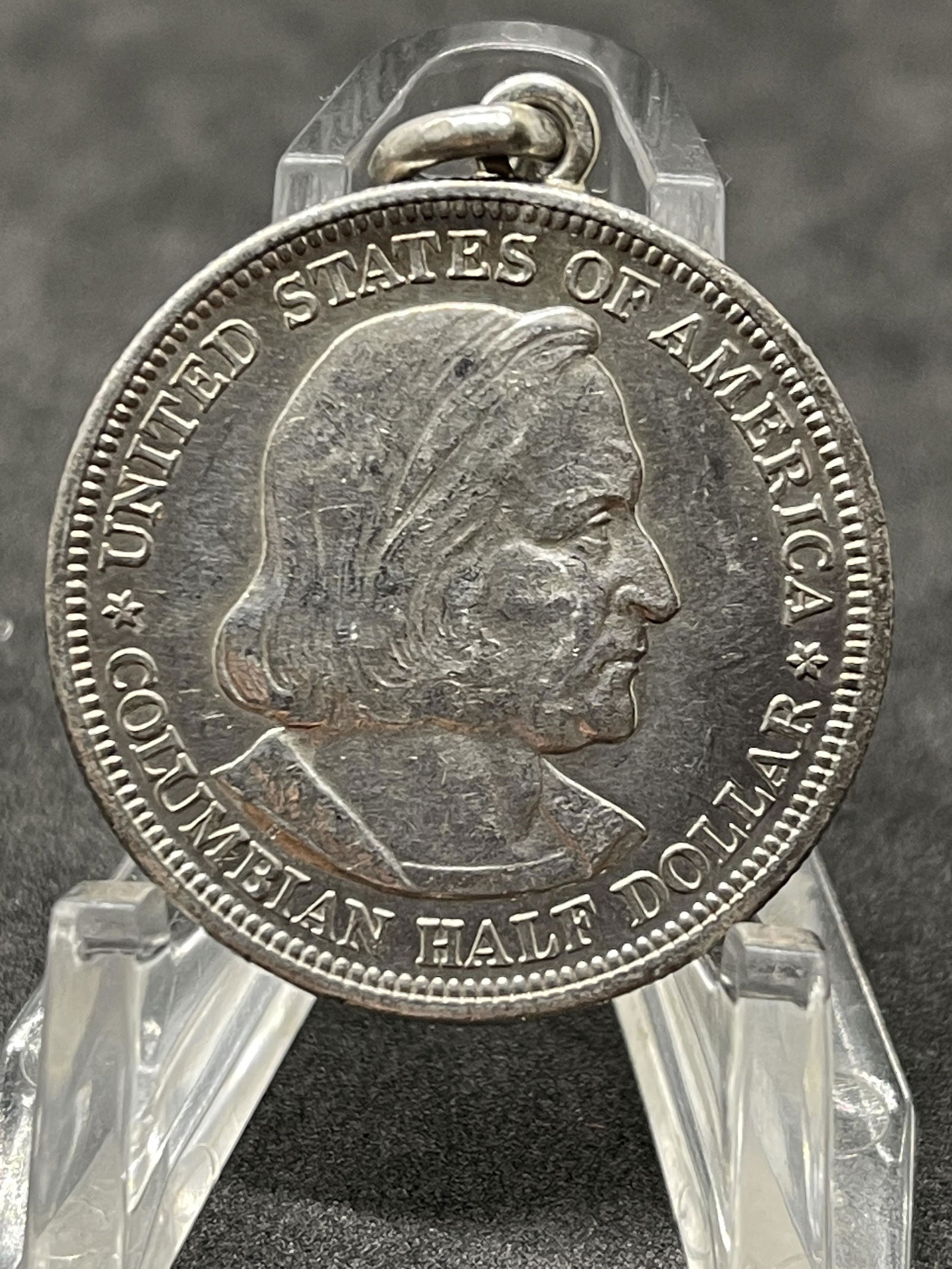 1892 WORLD'S FAIR COLUMBIAN EXPOSITION SILVER HALF (1 of 2)