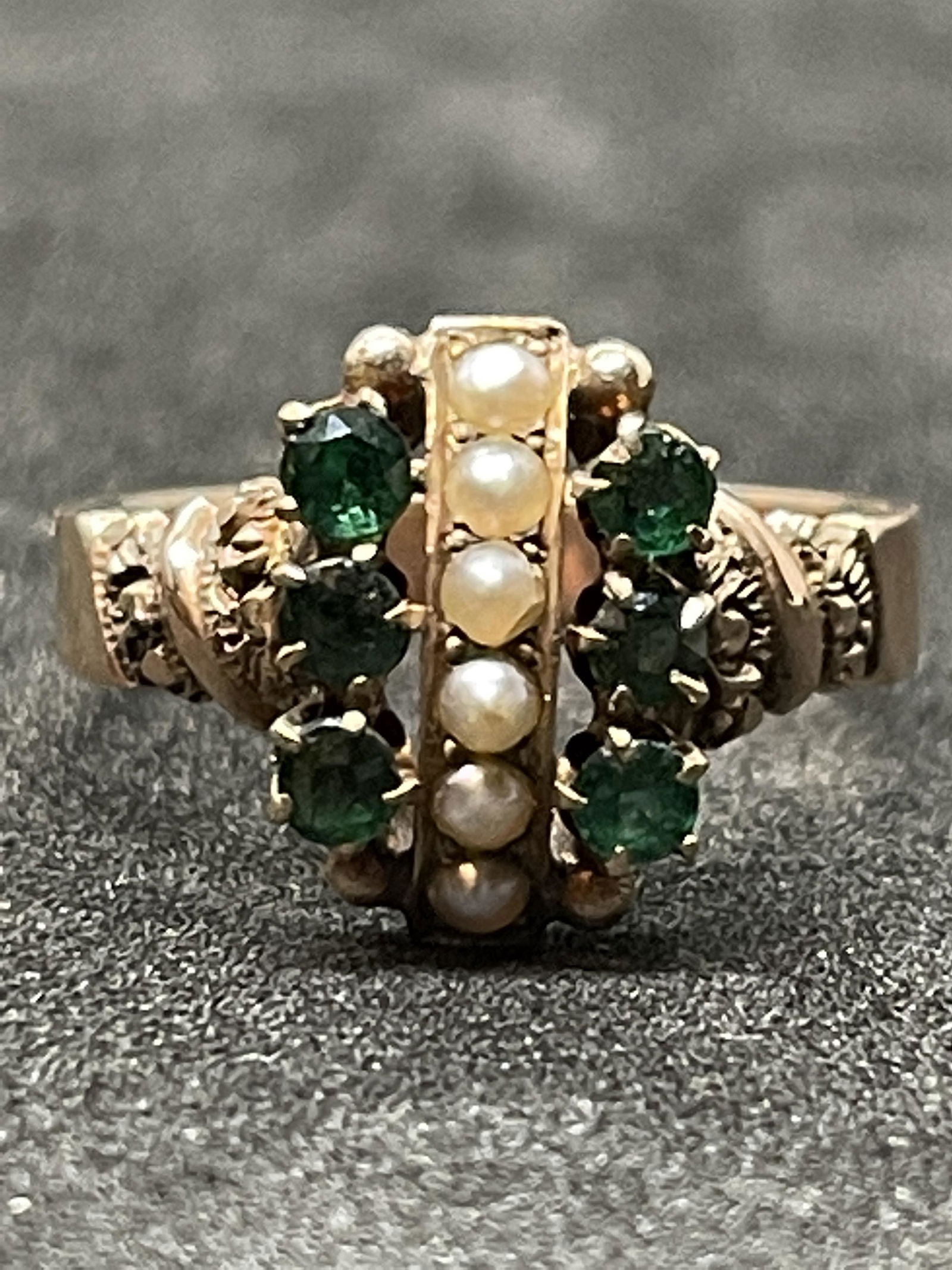 VICTORIAN 14K GOLD 0.50 TCW EMERALDS & PEARL RING (1 of 3)