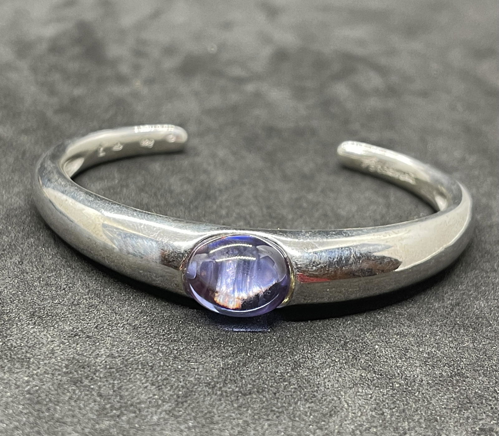 MODERN STERLING SILVER 4 CT AMETHYST CUFF BRACELET 41.1 (1 of 3)