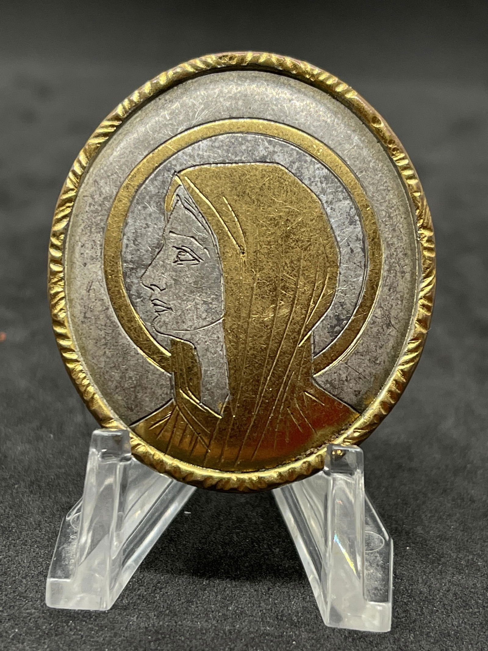 VICTORIAN STERLING SILVER GOLD ETCHED BROOCH (1 of 2)