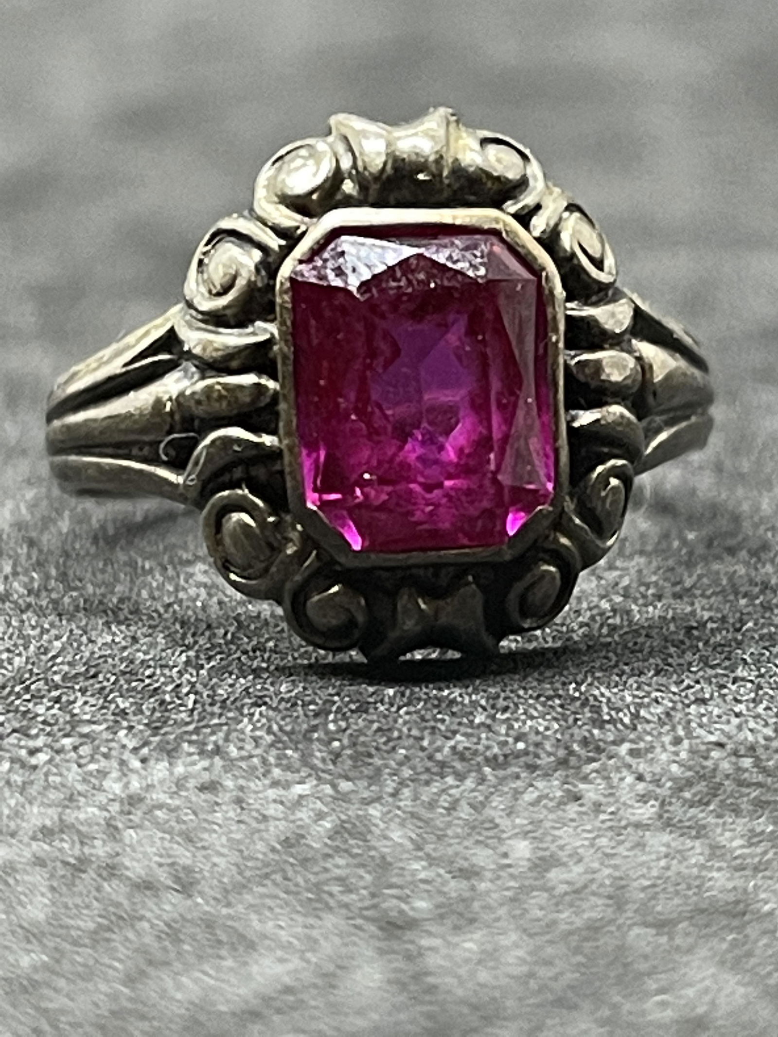 ART DECO STERLING 1.5 CT RUBY FILIGREE RING (1 of 2)