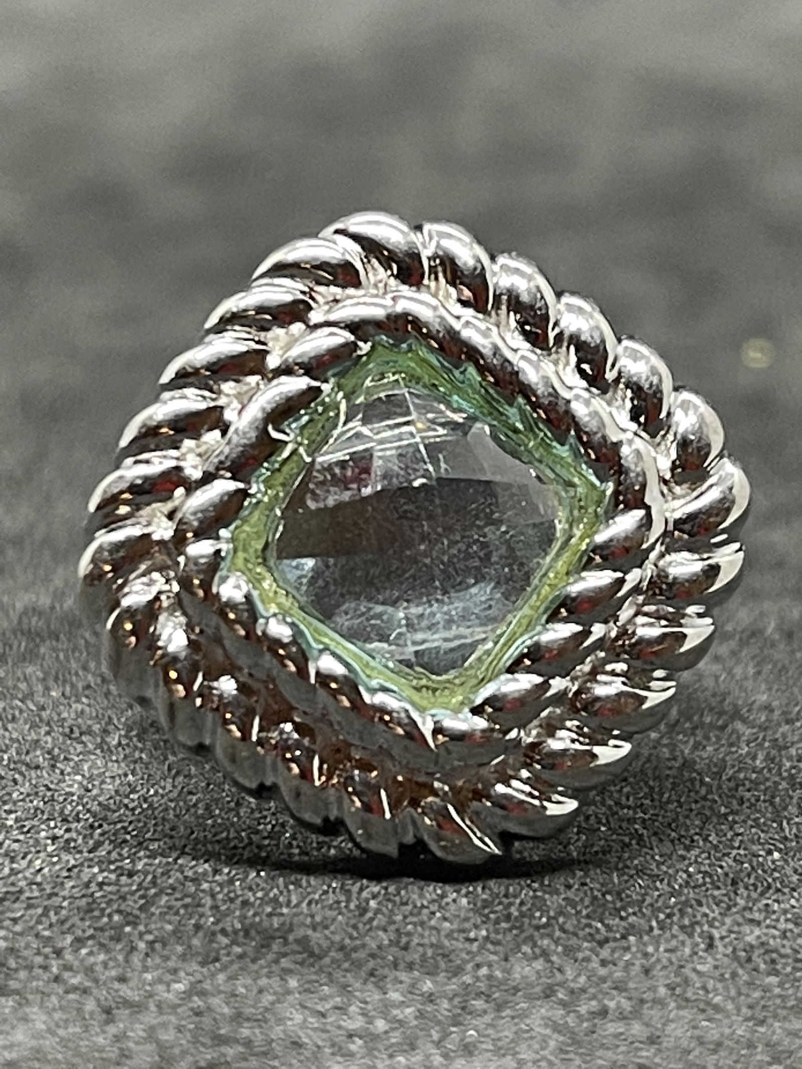 STERLING SILVER 4 CT LONDON BLUE TOPAZ COCKTAIL RING (1 of 2)