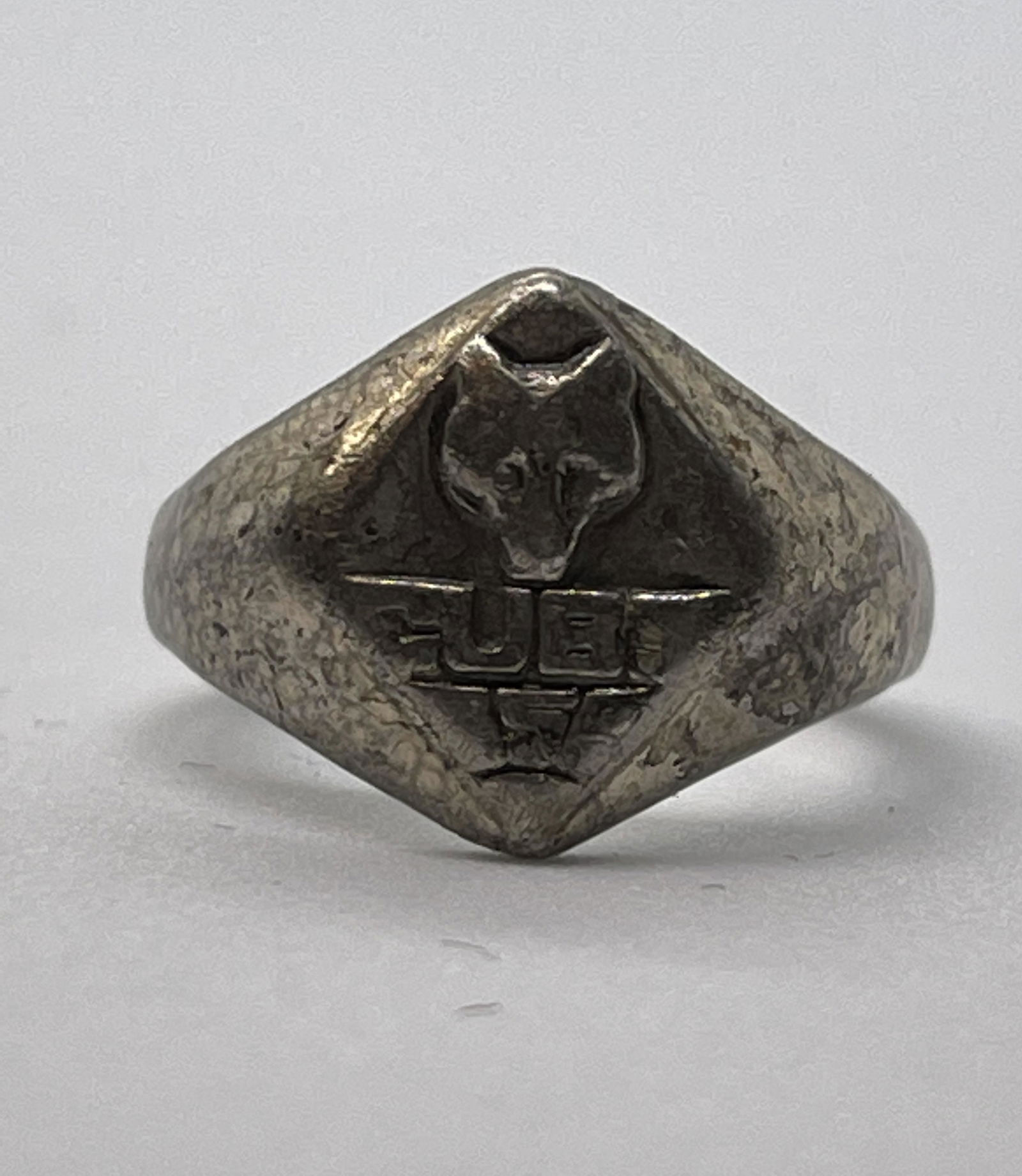 ANTIQUE STERLING SILVER CUBS USA RING (1 of 2)