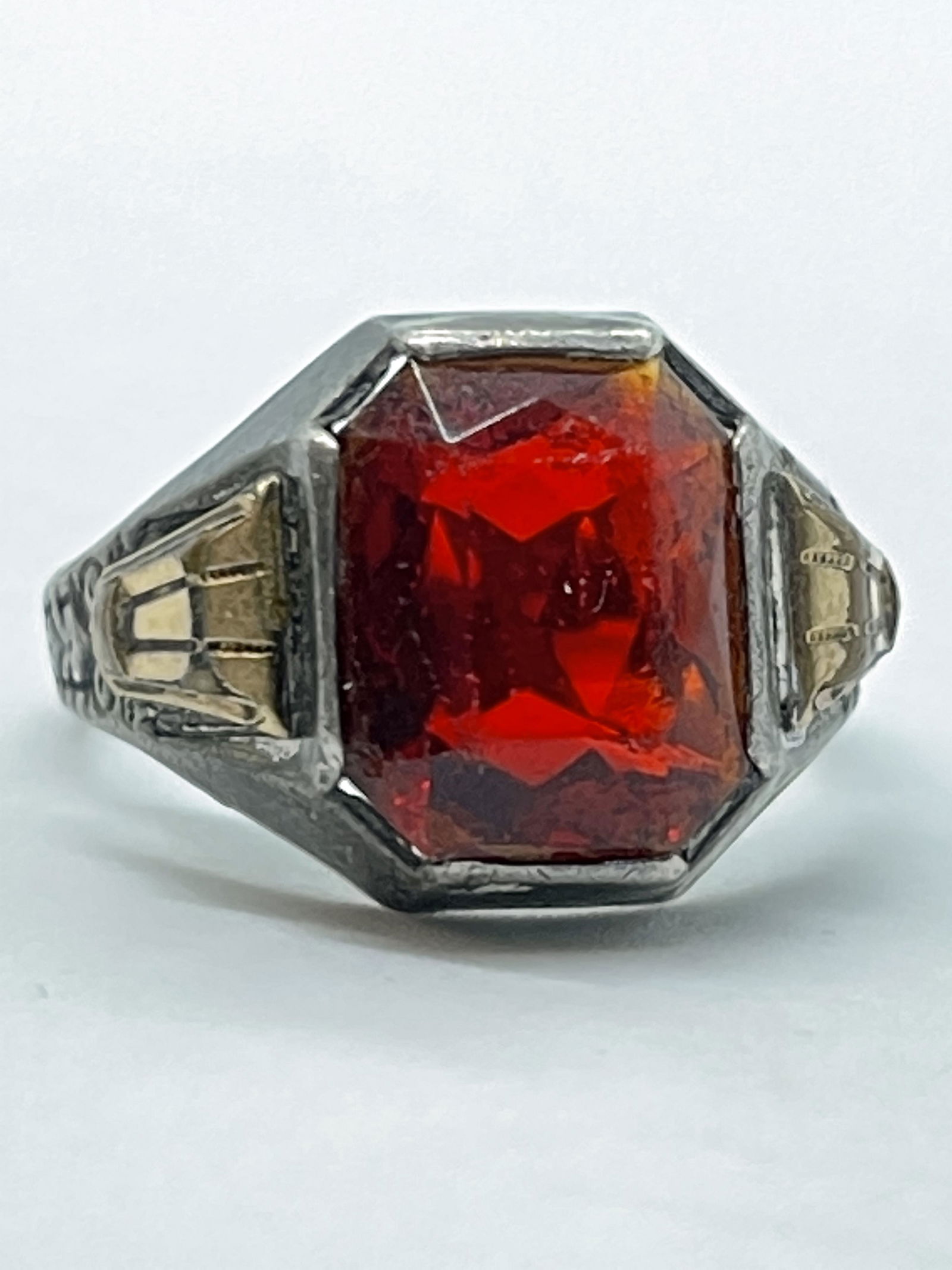 ANTIQUE STERLING SILVER & GOLD RED GEMSTONE RING SZ 10 (1 of 3)