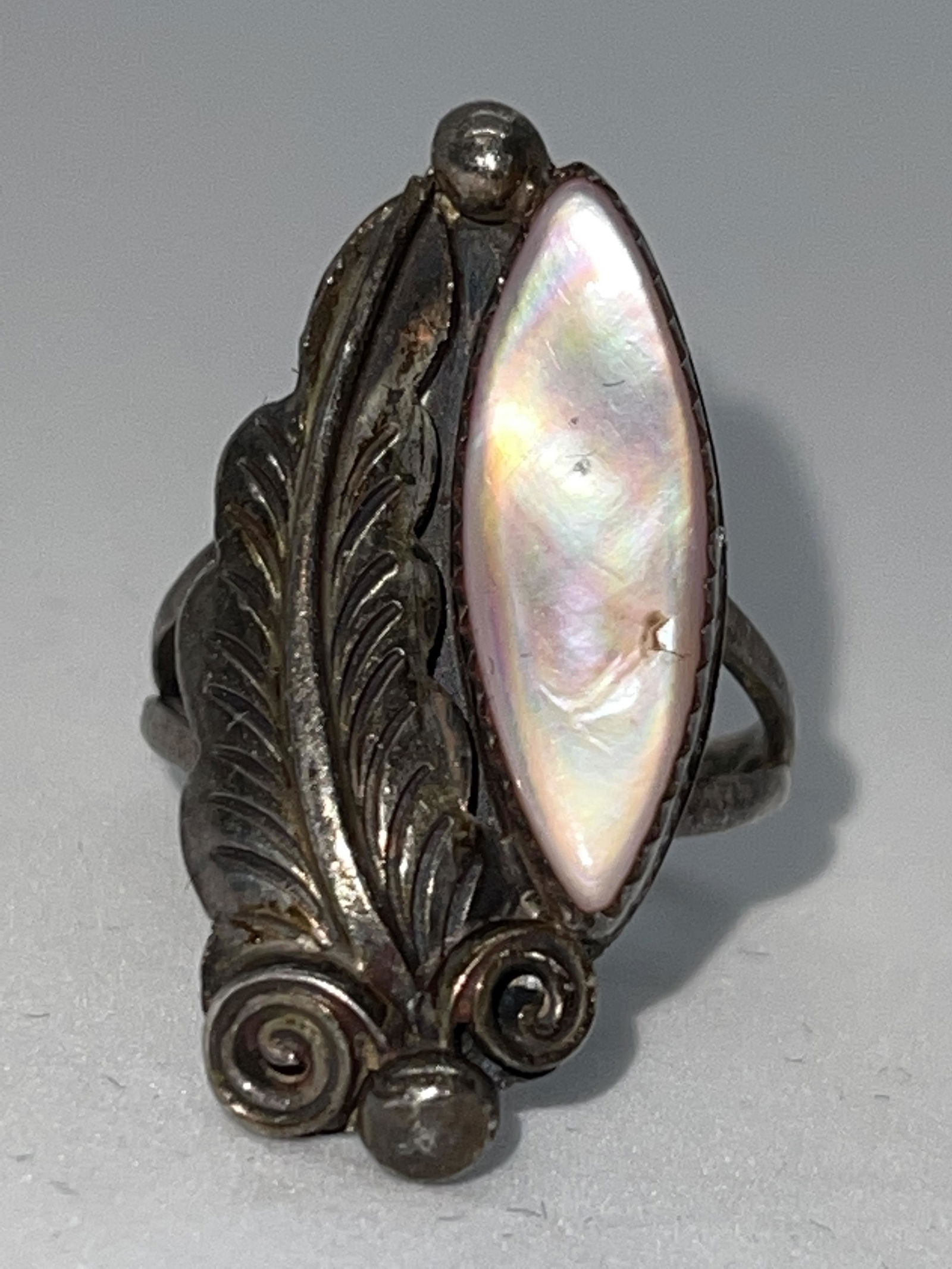 ANTIQUE STERLING SILVER MOONSTONE FEATHER MOTIF RING (1 of 2)