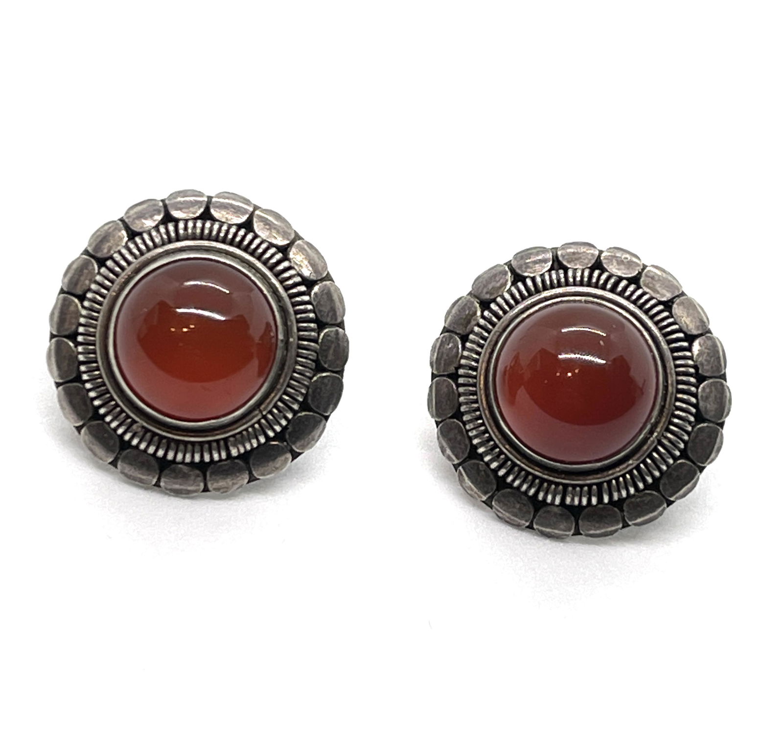 NATIVE AMERICAN STERLING 6 CT CORAL STUDS EARRINGS (1 of 2)