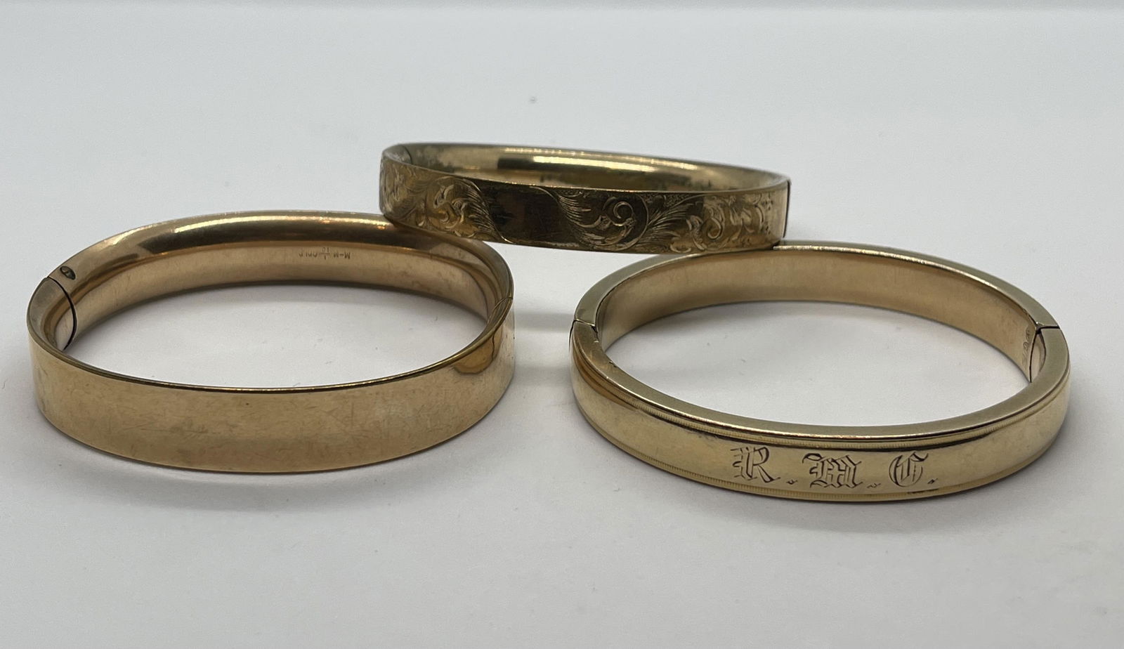 VICTORIAN LOT OF (3) GOLD FILLED BANGLE BRACELETS (1 of 5)
