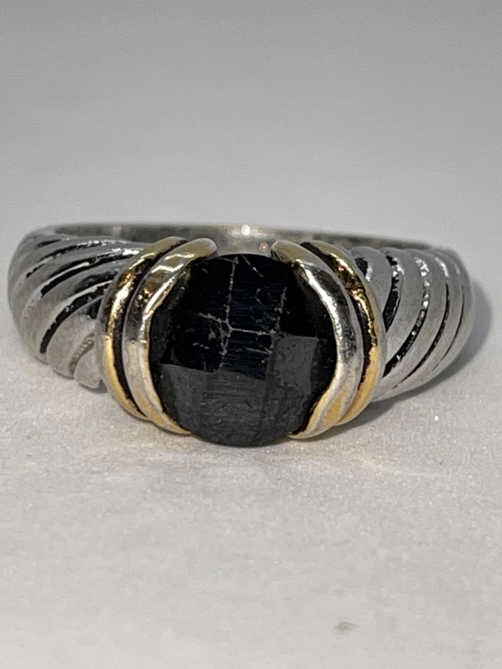 MENS 18K G.E.P. ONYX COCKTAIL RING. (1 of 3)