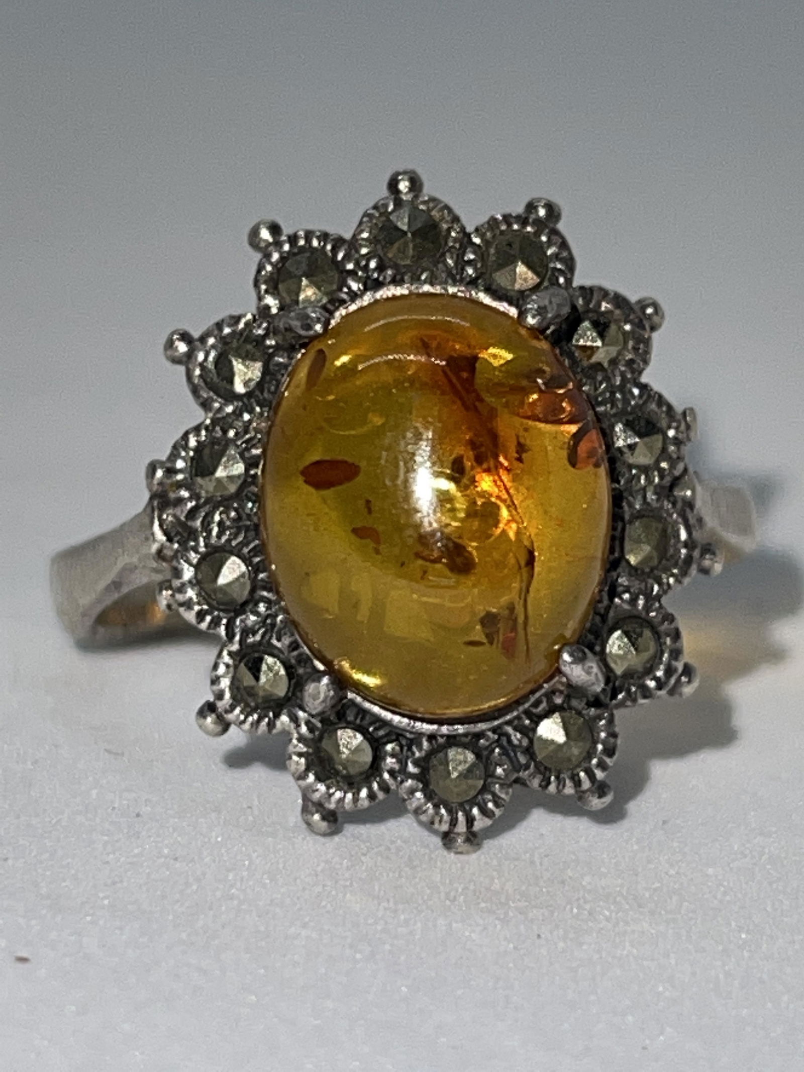 ANTIQUE STERLING SILVER 3 CT AMBER COCKTAIL RING (1 of 2)