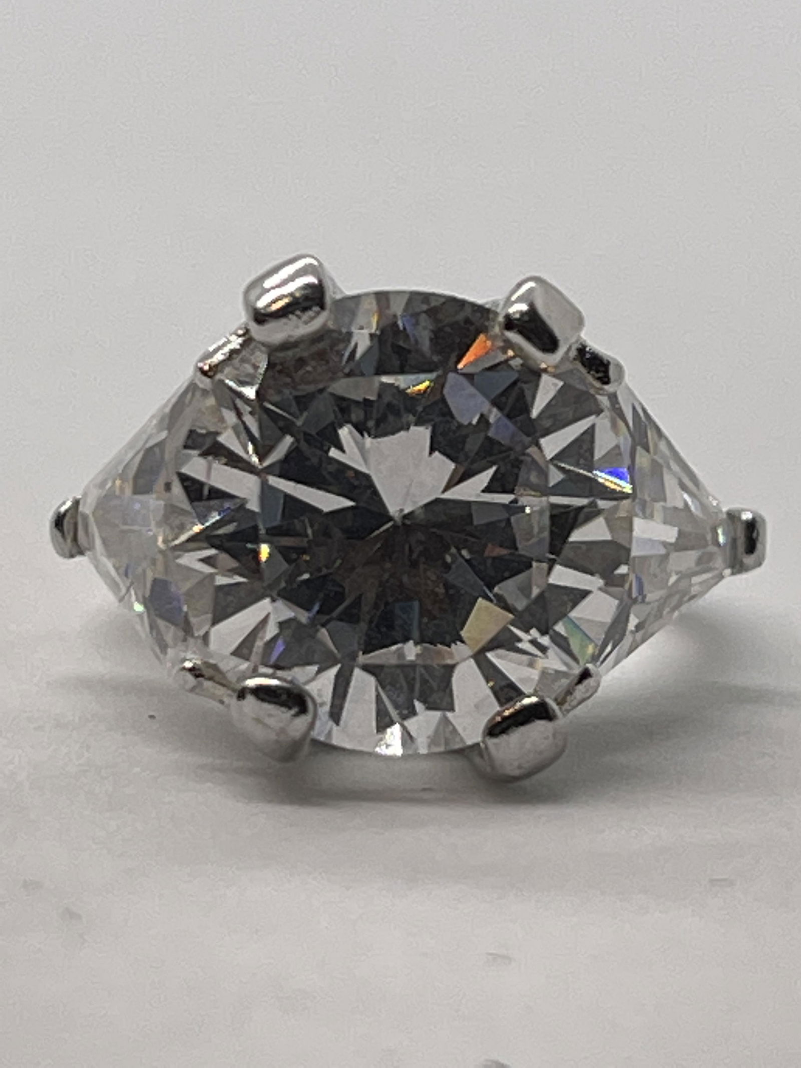 STERLING SILVER LADIES WEDDING RING SZ 5 (1 of 2)