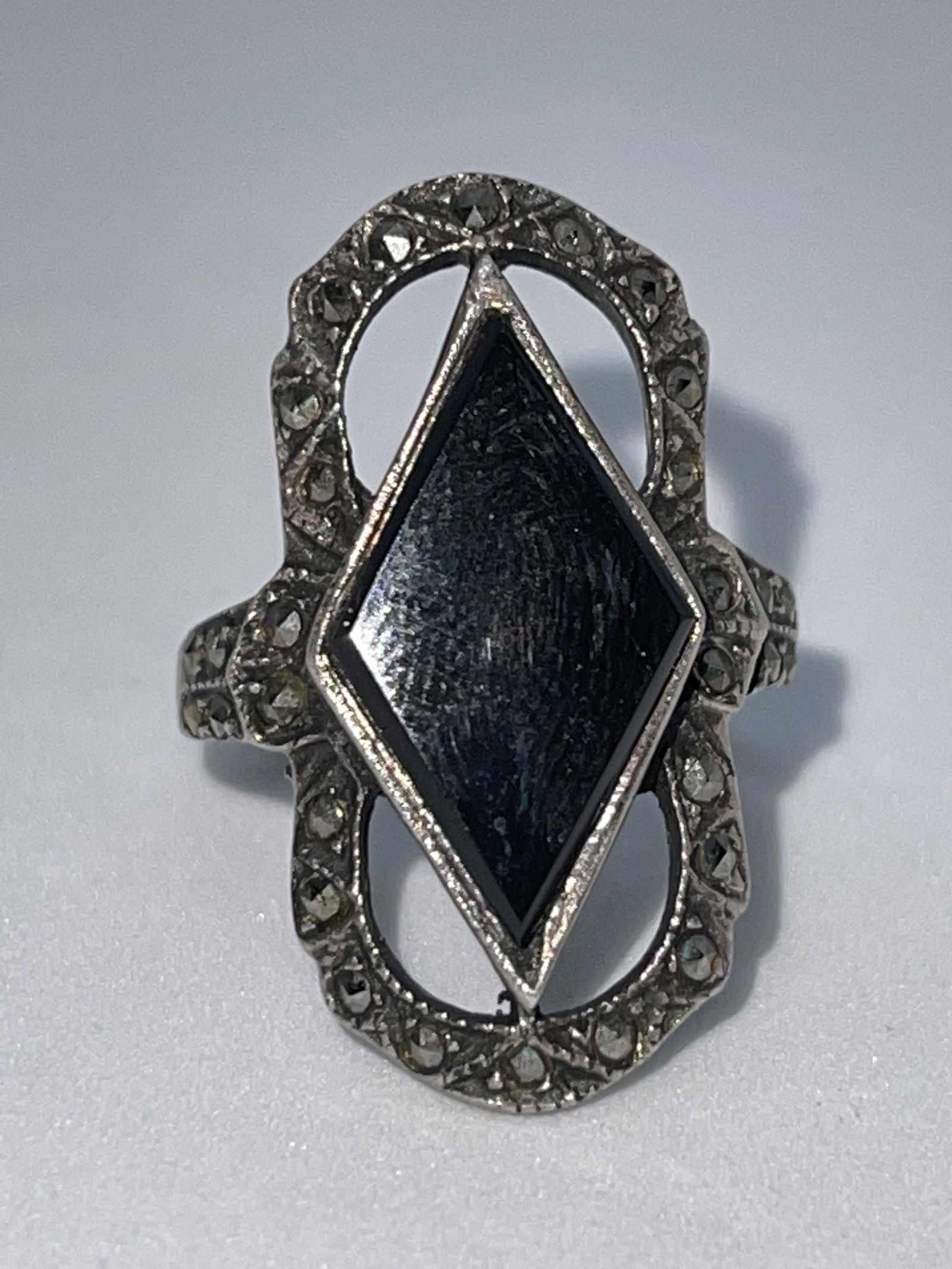 ART DECO STERLING SILVER 5 CT ONYX FILIGREE RING (1 of 2)