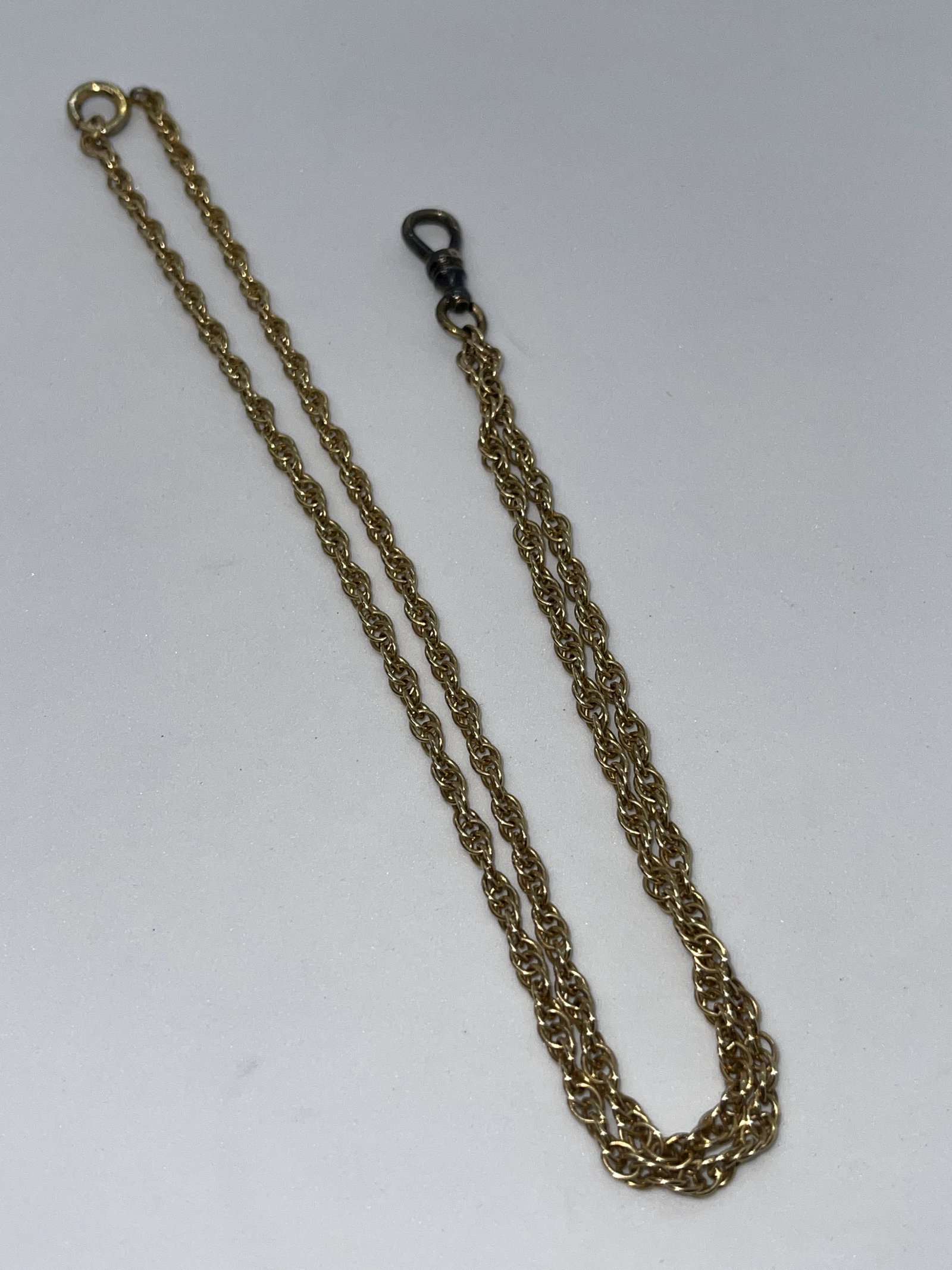 VICTORIAN GOLD FILLED POCKET WATCH CHAIN: VICTORIAN GOLD FILLED POCKET WATCH CHAIN. IN GOOD OVERALL SHAPE AND CONDITION. A GREAT FIND AND AN EXCELLENT ADDITION TO YOUR COLLECTION.
