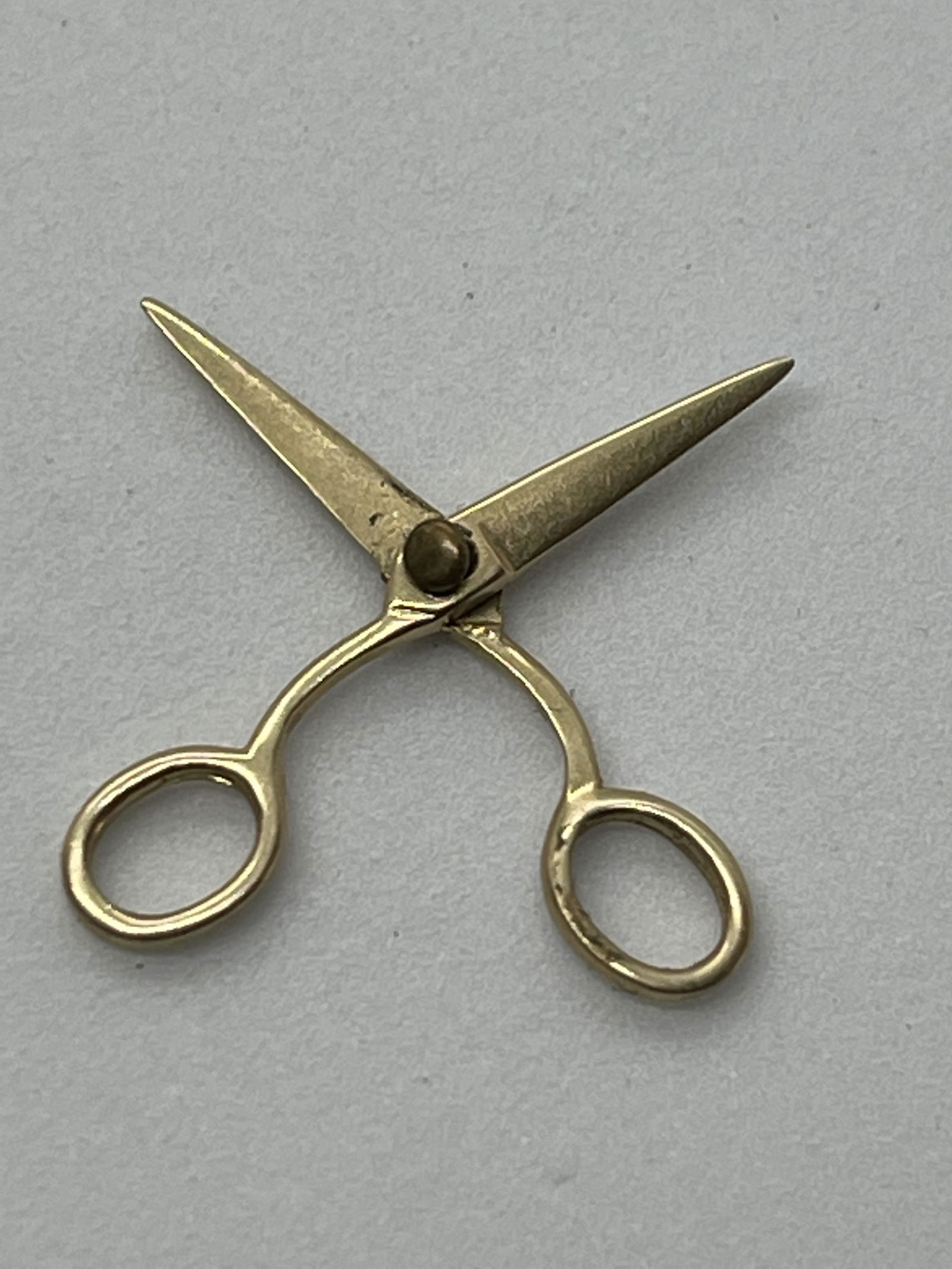 ART DECO 14K GOLD MINIATURE SCISSORS PENDANT (1 of 3)