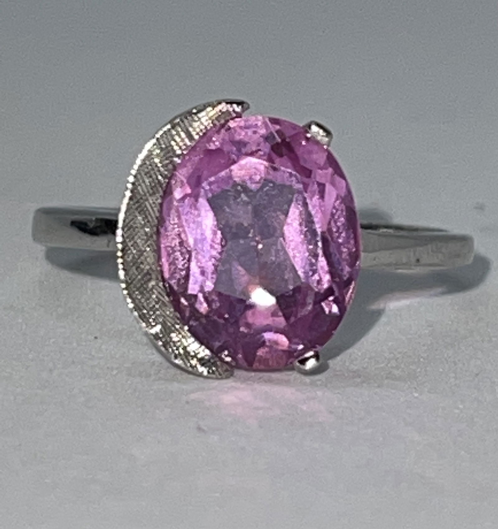 STUNNING 10K GOLD 1.0 CT PINK SAPPHIRE COCKTAIL RING SZ (1 of 2)