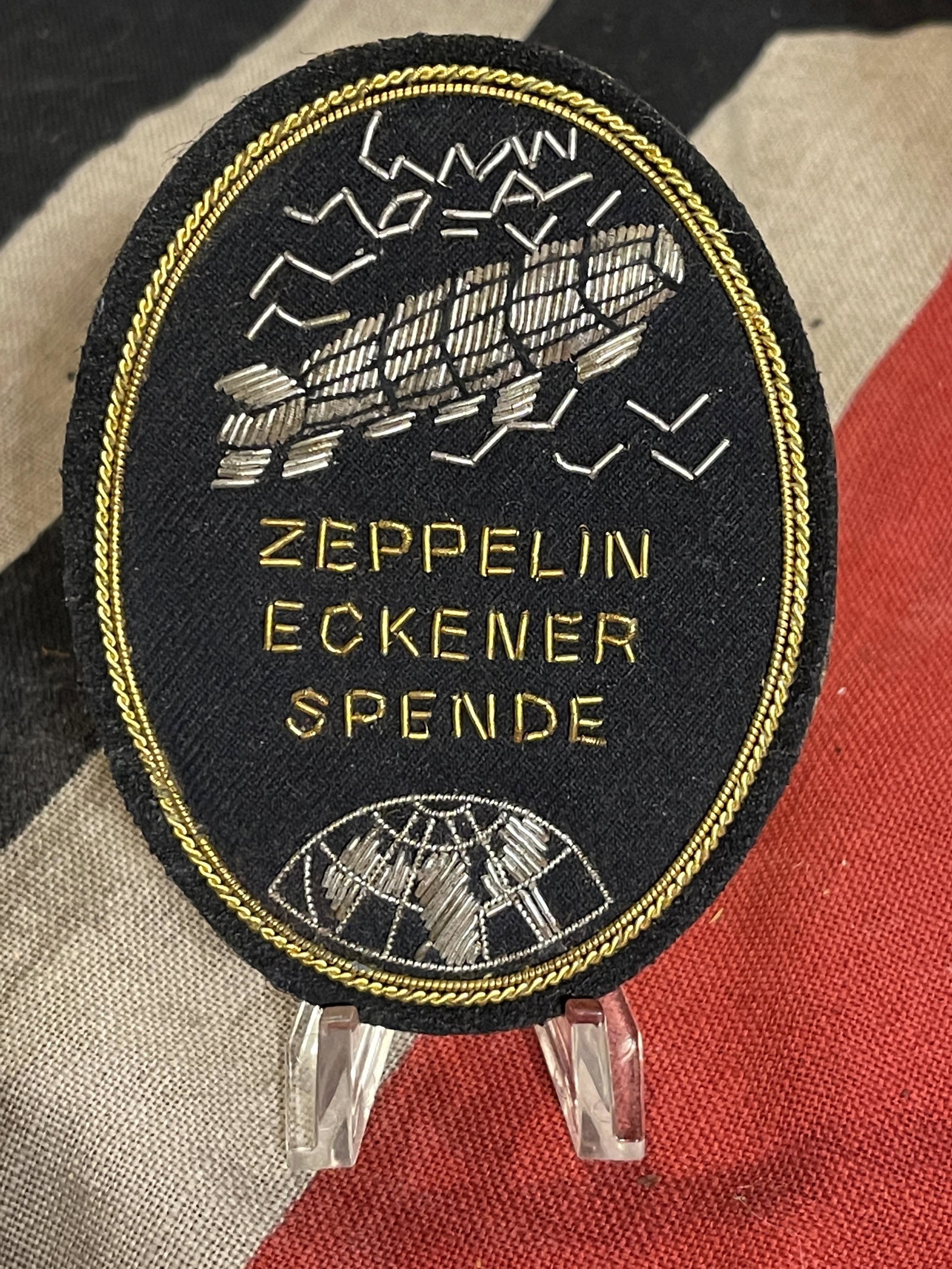 WW2 GERMAN ZEPPELIN ECKENER SPENDE CLOTH PATCH: WW2 GERMAN ZEPPELIN ECKENER SPENDE CLOTH PATCH. IN GOOD OVERALL SHAPE AND CONDITION WITH A BEAUTIFUL OVERALL PATINA. A GREAT FIND AND AN EXCELLENT ADDITION TO YOUR COLLECTION.