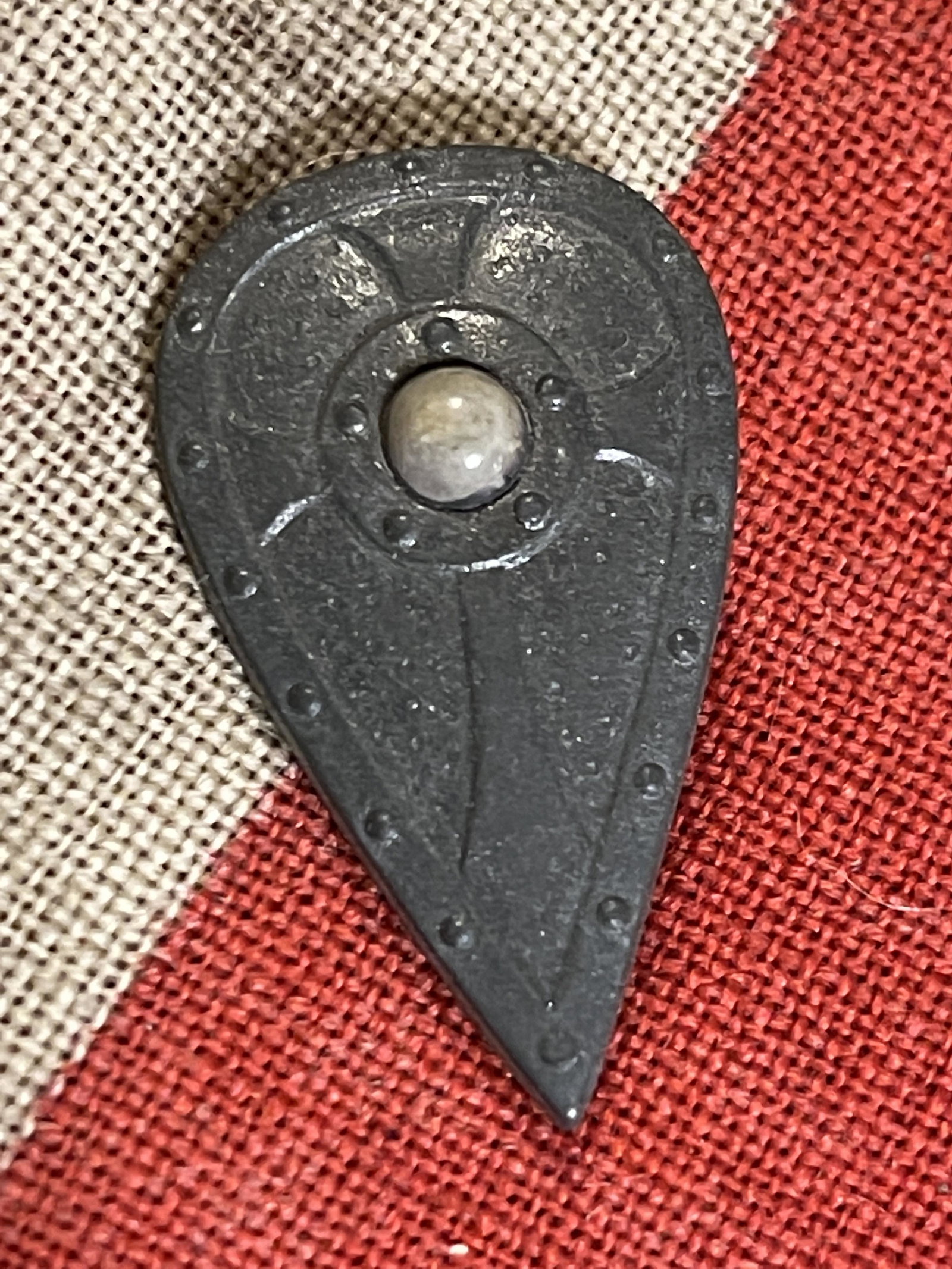 WW2 GERMAN NAZI VIKING TINNIE BADGE W/MAKER MARKS: WW2 GERMAN NAZI VIKING TINNIE BADGE W/MAKER MARKS. IN GOOD OVERALL SHAPE AND CONDITION. A GREAT FIND AND AN EXCELLENT ADDITION TO YOUR COLLECTION.