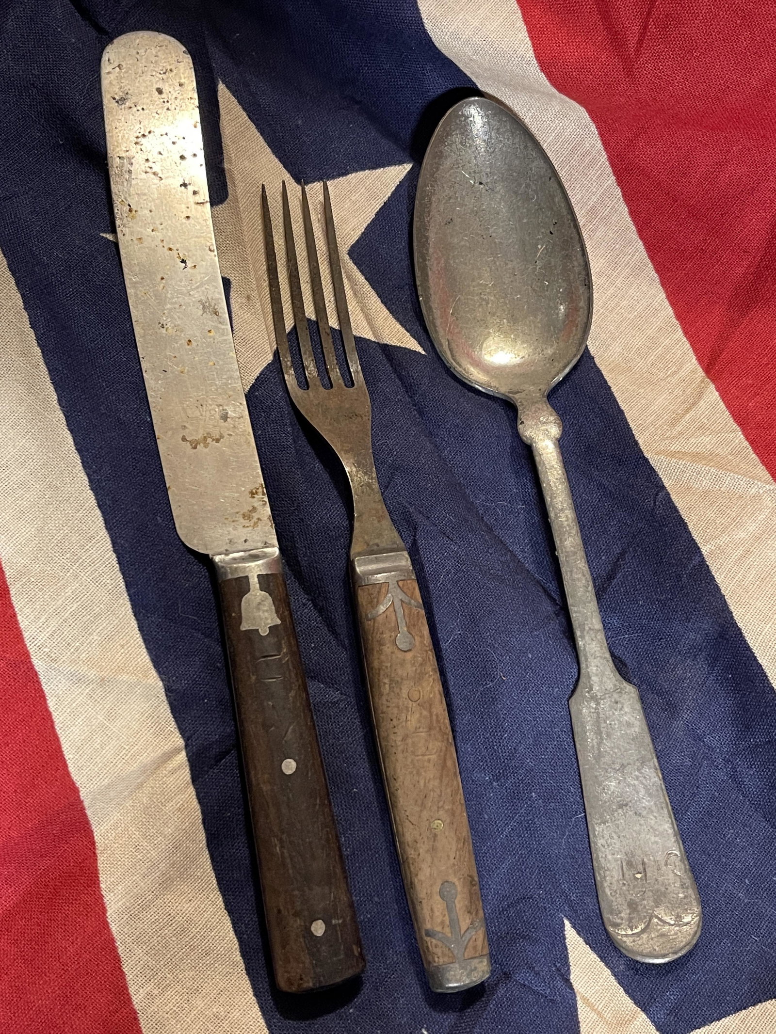 RARE CIVIL WAR WARRIOR EATING UTENSILS PAIR: RARE CIVIL WAR WARRIOR EATING UTENSILS PAIR. IN GOOD OVERALL SHAPE AND CONDITION. A GREAT FIND.