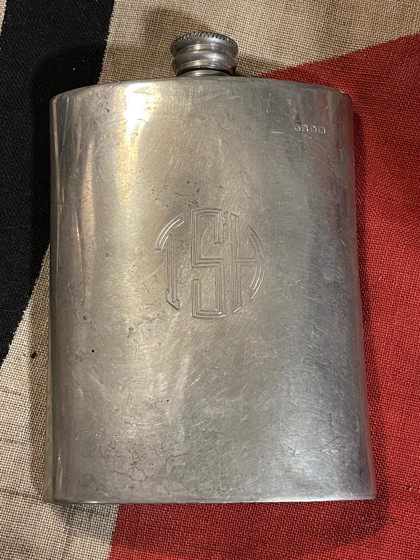 WW2 GERMAN NAZI HIMMLER SOLDIER FLASK: WW2 GERMAN NAZI HIMMLER SOLDIER FLASK. IN GOOD OVERALL SHAPE AND CONDITION. A GREAT FIND AND AN EXCELLENT ADDITION TO YOUR COLLECTION.