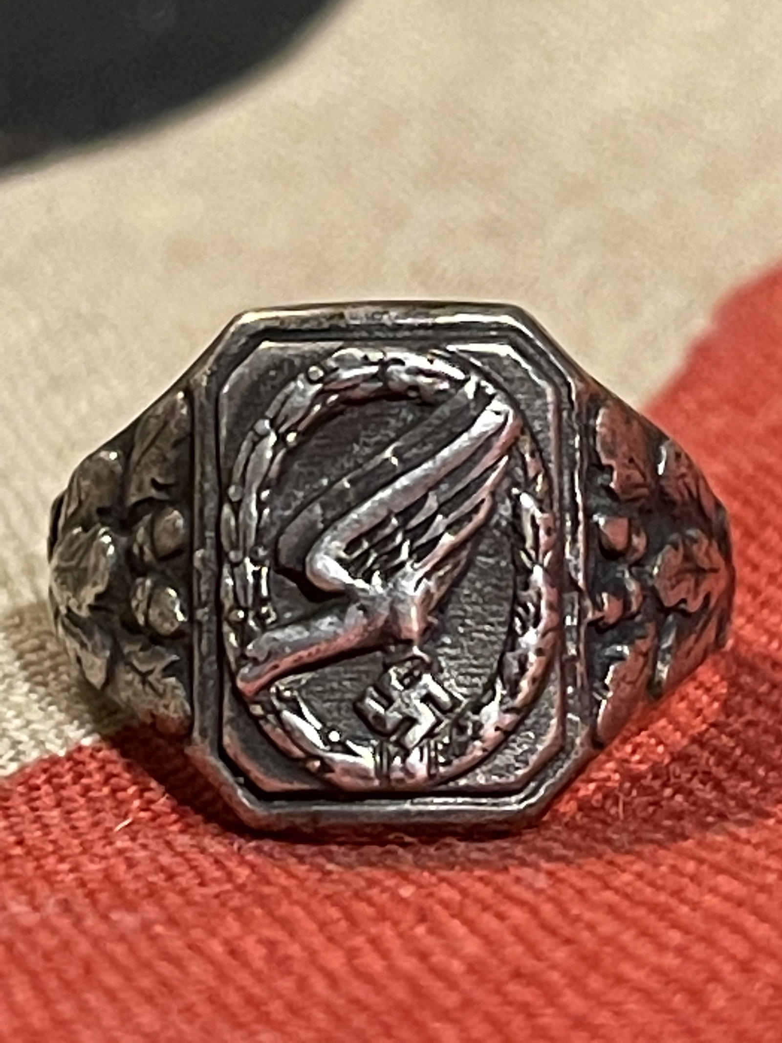 WW2 GERMAN PARATROOPER SILVER RING: WW2 GERMAN PARATROOPER SILVER RING. IN MINT OVERALL SHAPE AND CONDITION. THIS RING WAS BROUGHT BACK HOME BY A VET. MARKED SILVER ON THE INSIDE - VIEW PICTURES. A GREAT FIND AND AN EXCELLENT ADDITION T