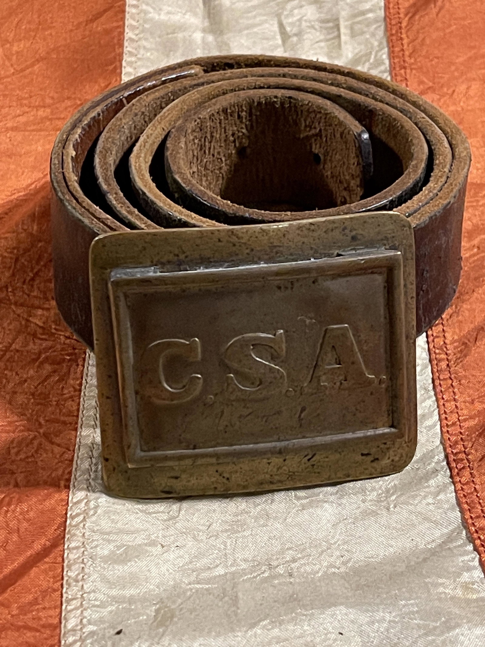 SCARCE CIVIL WAR CSA CONFEDERATE VETERAN BUCKLE & BELT: SCARCE CIVIL WAR CSA CONFEDERATE VETERAN BUCKLE & BELT. IN GOOD OVERALL SHAPE AND CONDITION WITH A BEAUTIFUL OVERALL PATINA. A GREAT FIND AND AN EXCELLENT ADDITION TO YOURI COLLECTION.