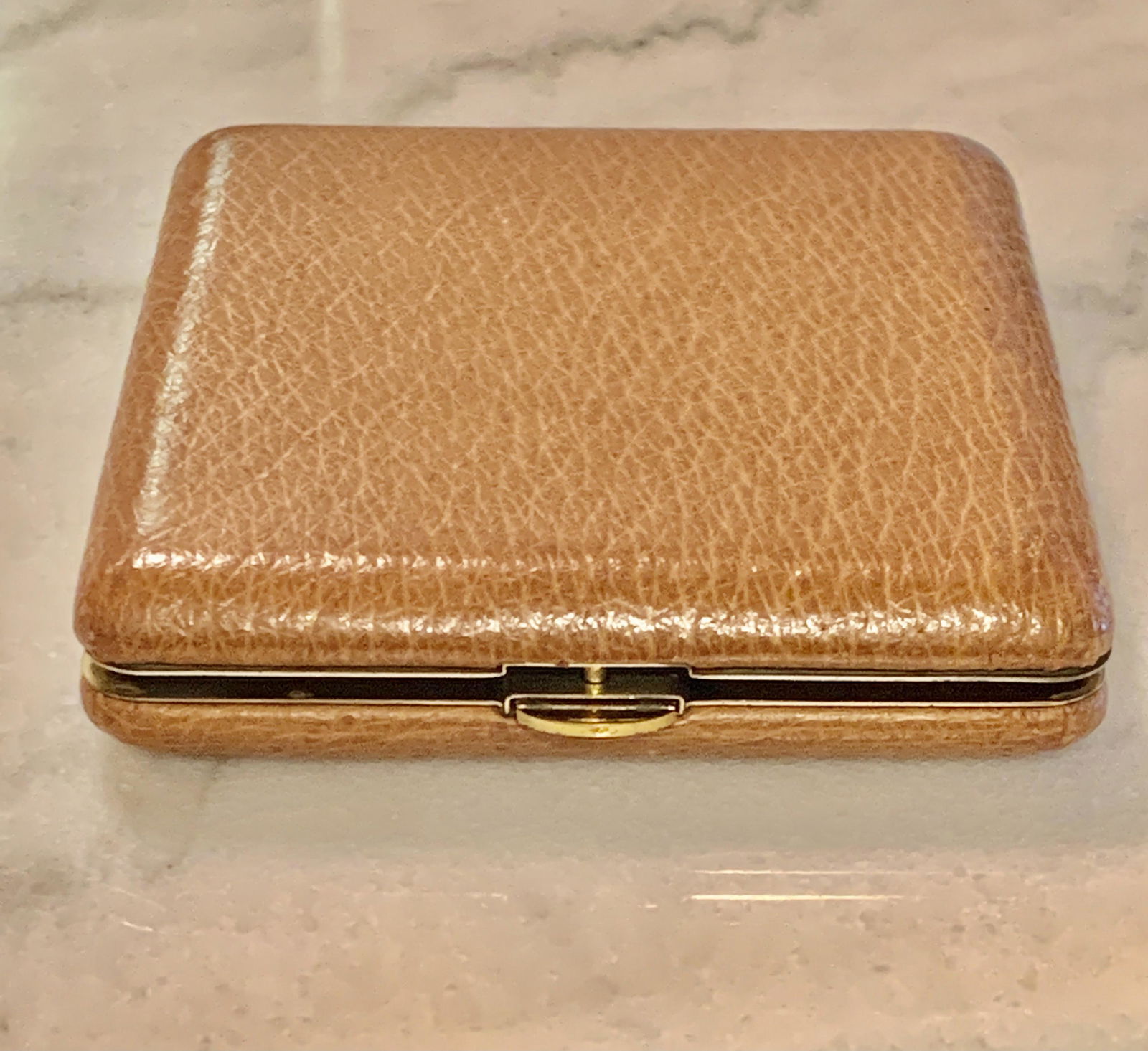 LONDON HARNESS CO. BOSTON CIGARATEE CASE: LONDON HARNESS CO. BOSTON CIGARATEE CASE. A GREAT ADDITION TO YOUR COLLECTION.